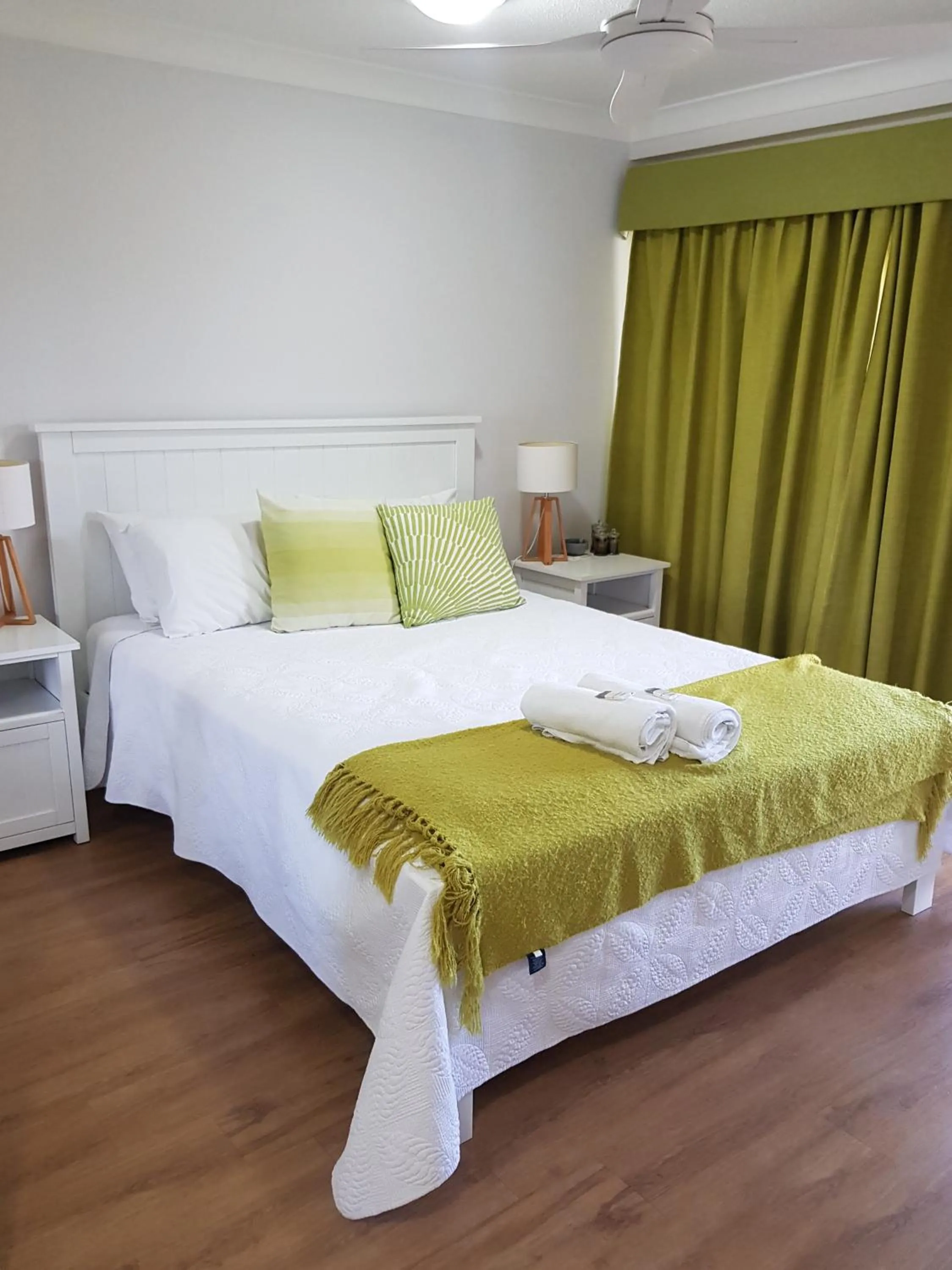 Bedroom, Bed in Fairways Golf & Beach Retreat Bribie Island