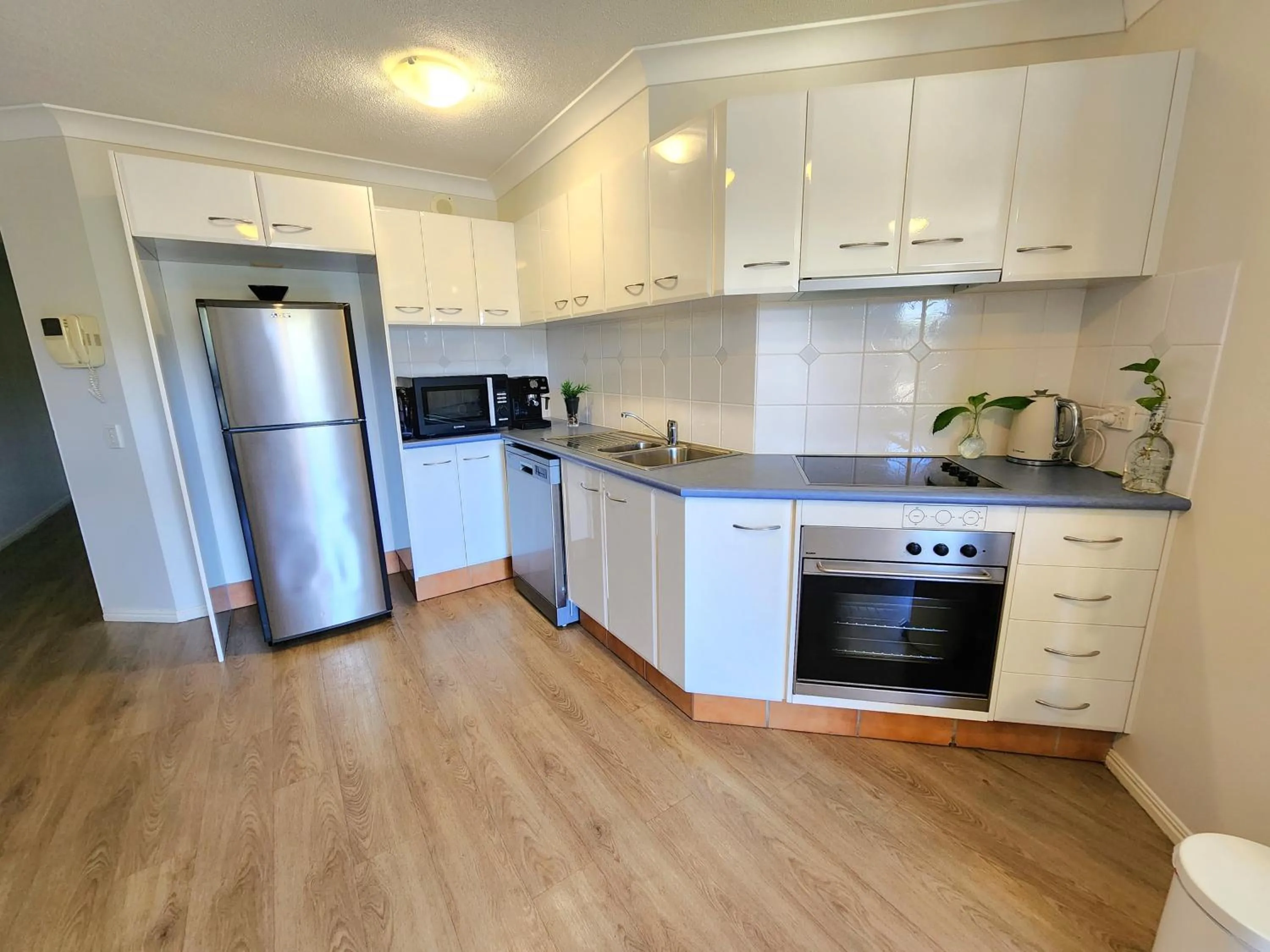 Kitchen or kitchenette in Fairways Golf & Beach Retreat Bribie Island