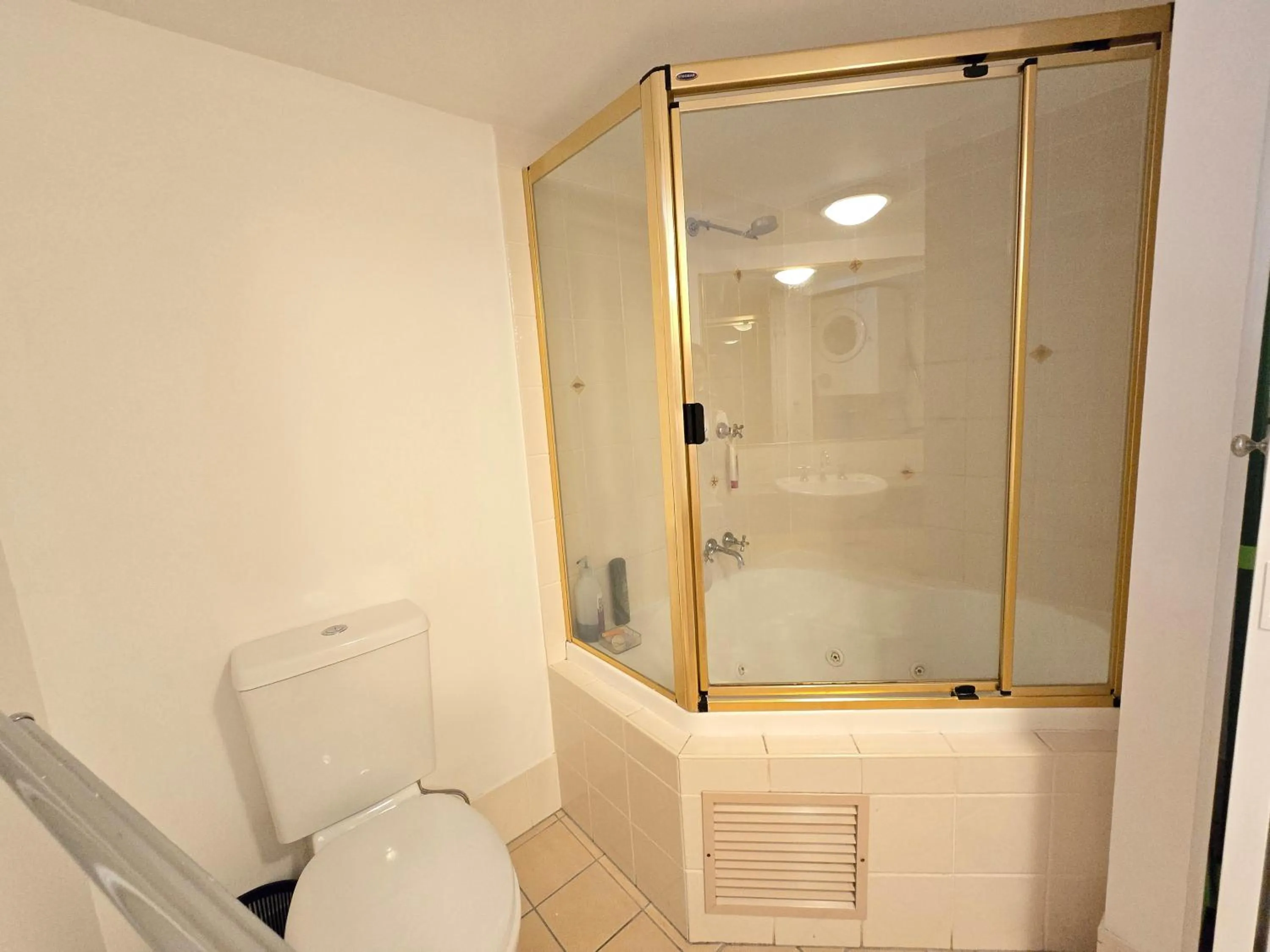 Shower in Fairways Golf & Beach Retreat Bribie Island