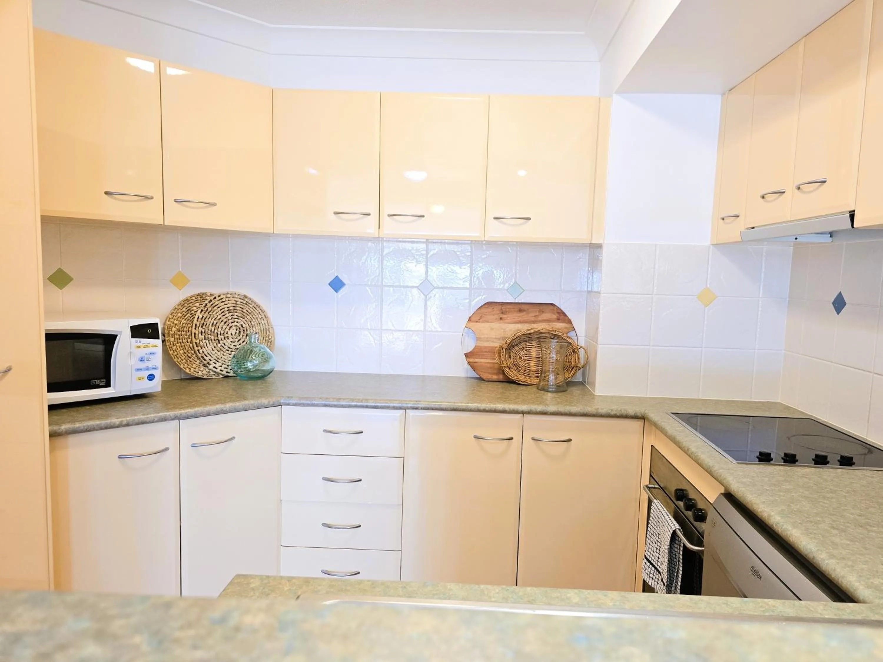 Kitchen or kitchenette in Fairways Golf & Beach Retreat Bribie Island