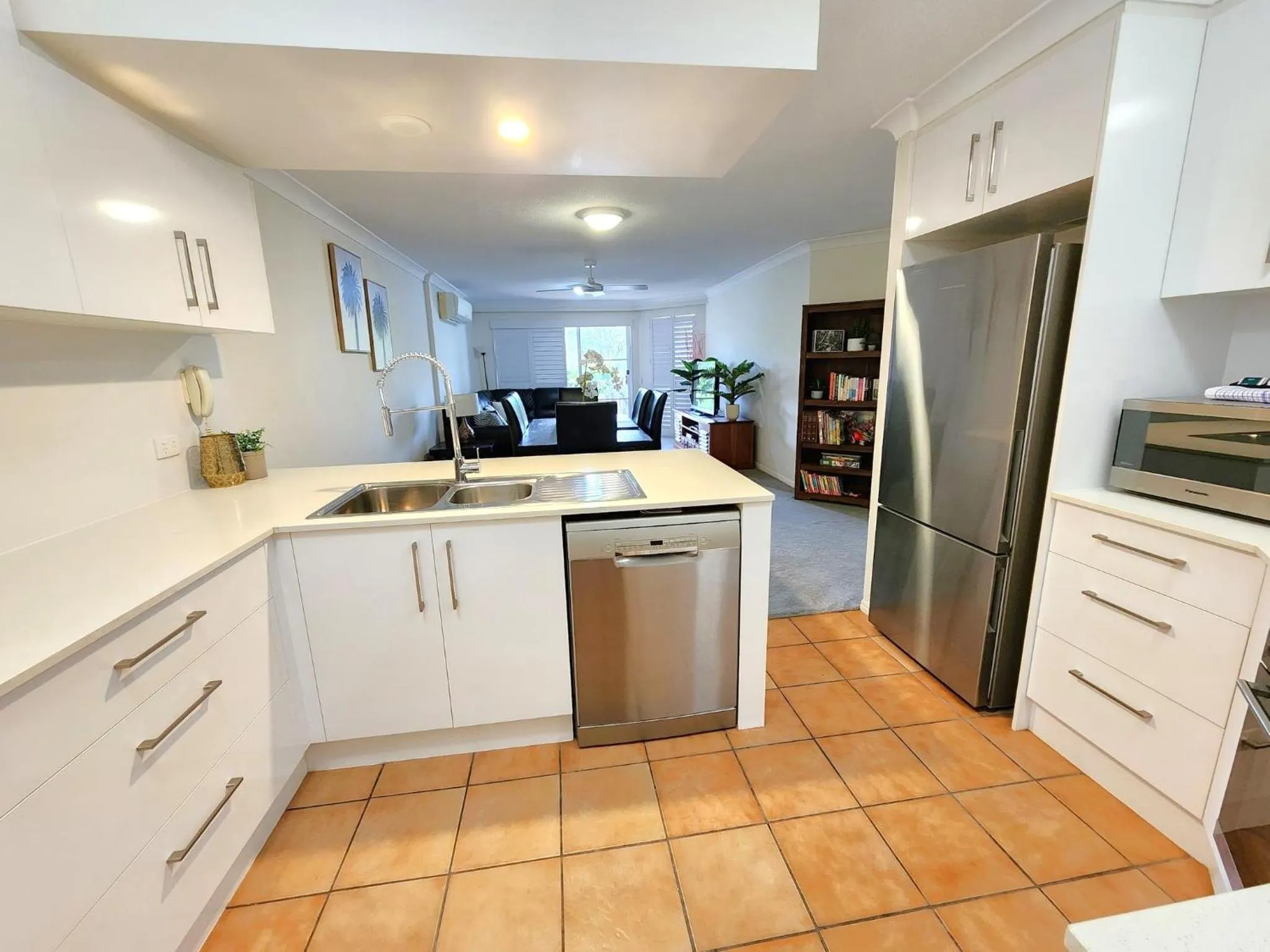 Kitchen or kitchenette in Fairways Golf & Beach Retreat Bribie Island