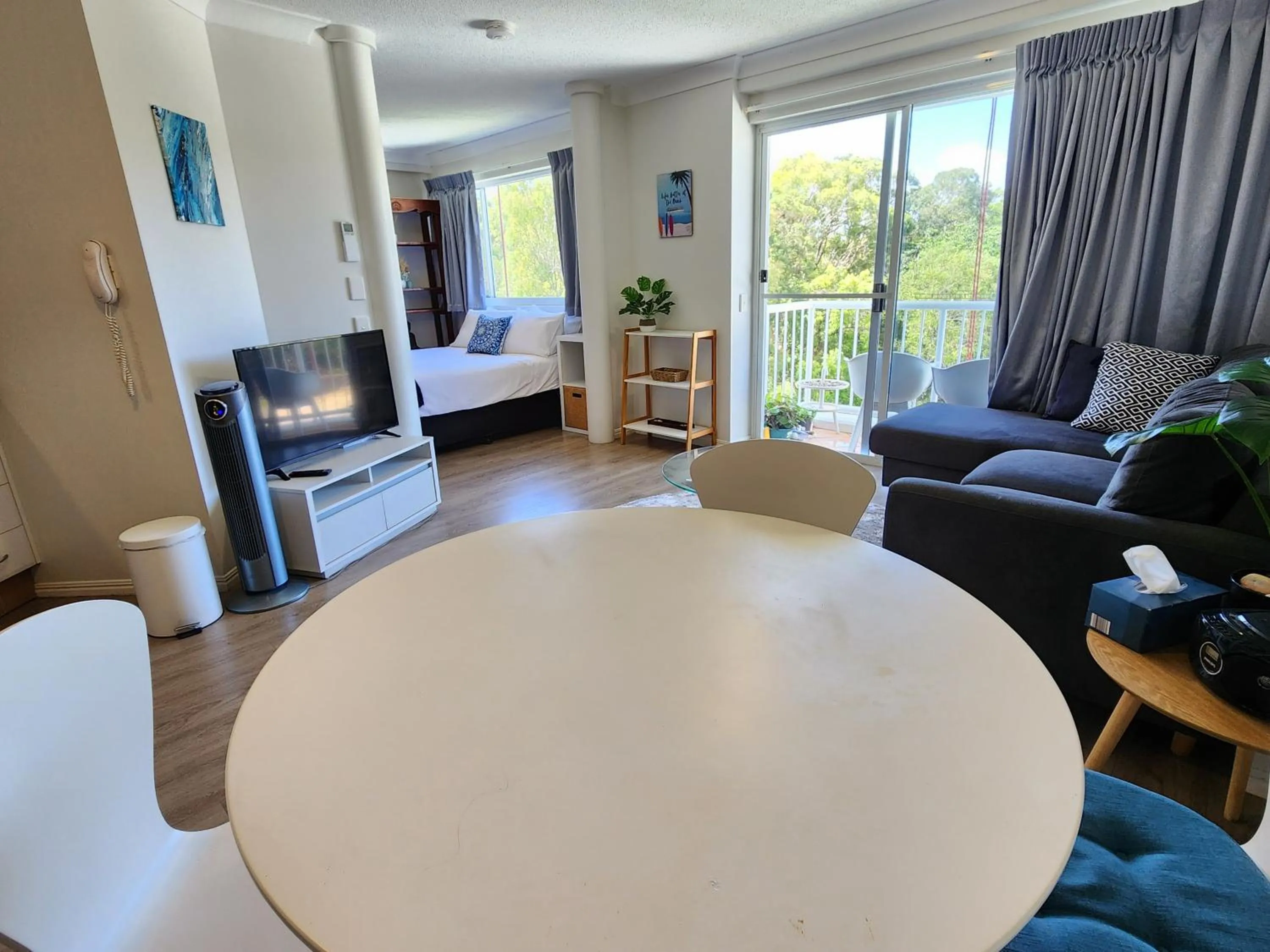 Dining area, Bed in Fairways Golf & Beach Retreat Bribie Island