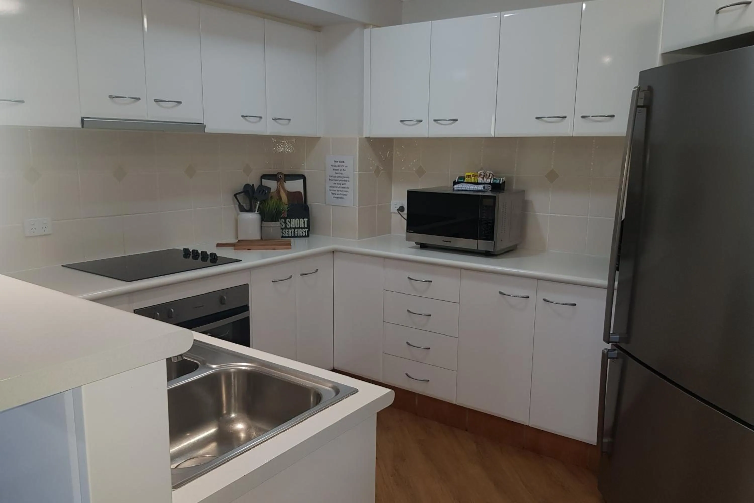 Kitchen or kitchenette in Fairways Golf & Beach Retreat Bribie Island
