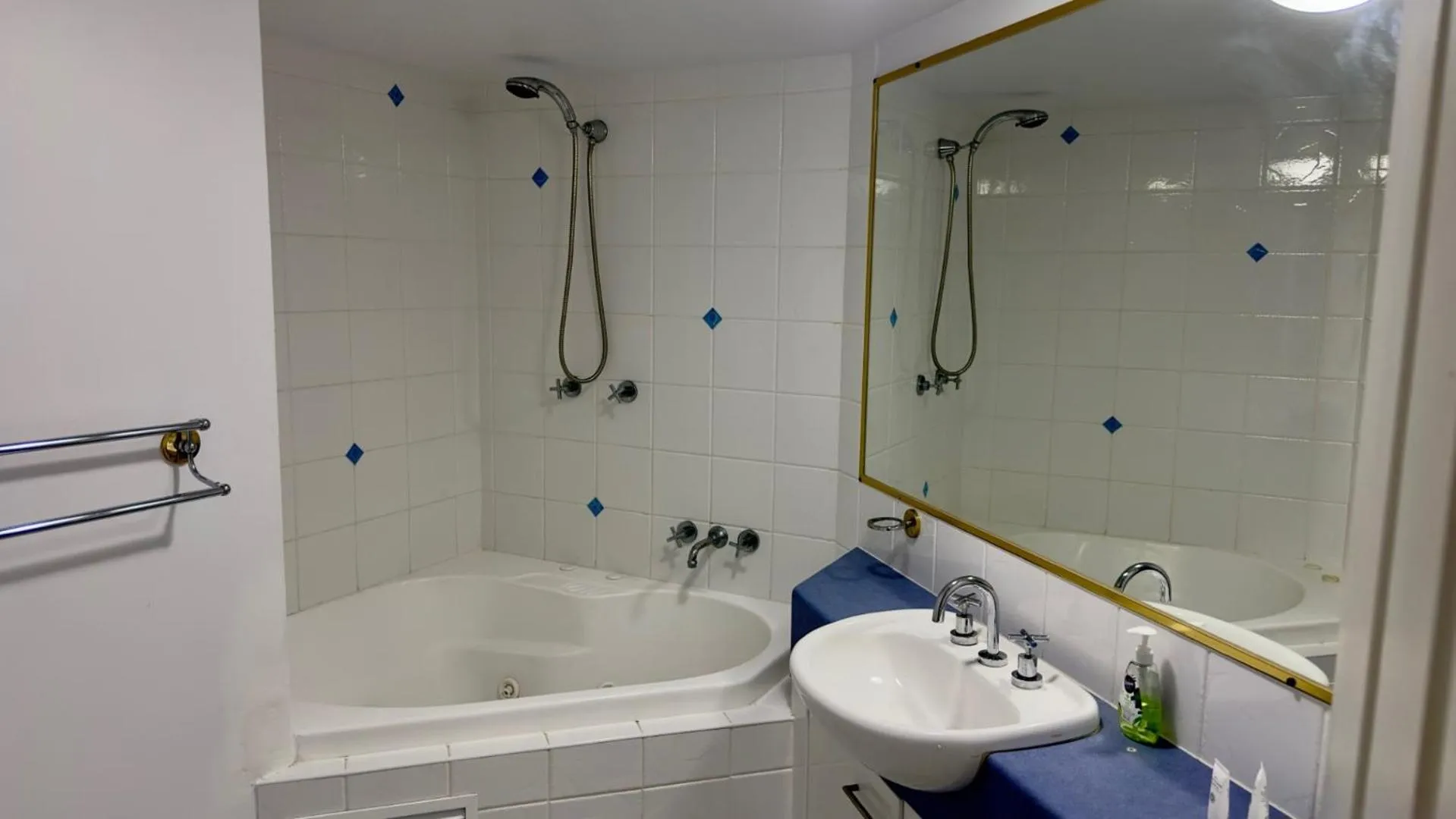 Bath in Fairways Golf & Beach Retreat Bribie Island