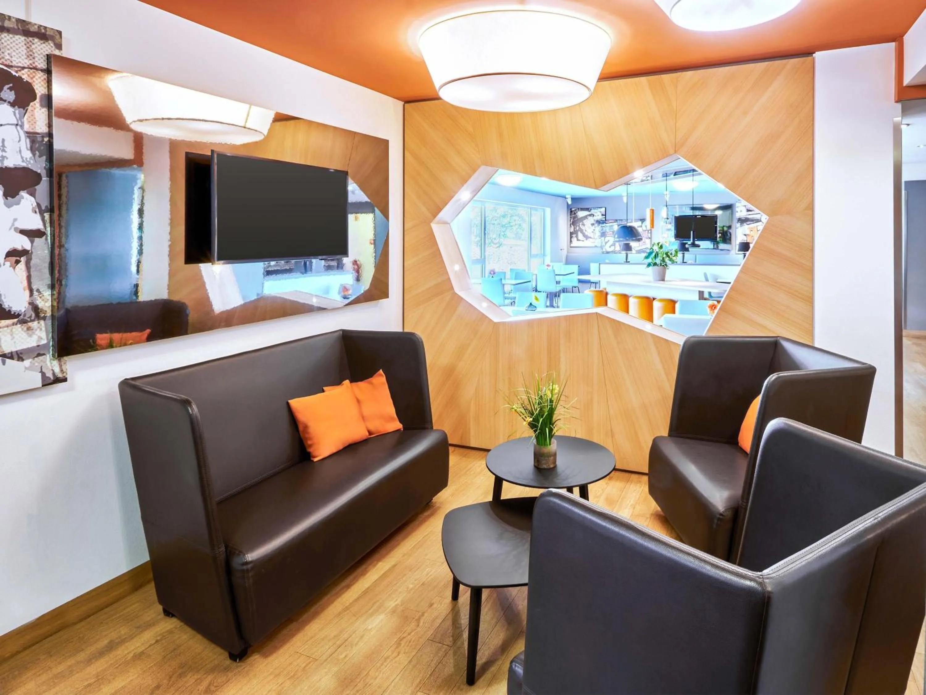 Lobby or reception in B&B Hotel Mainz-Hechtsheim