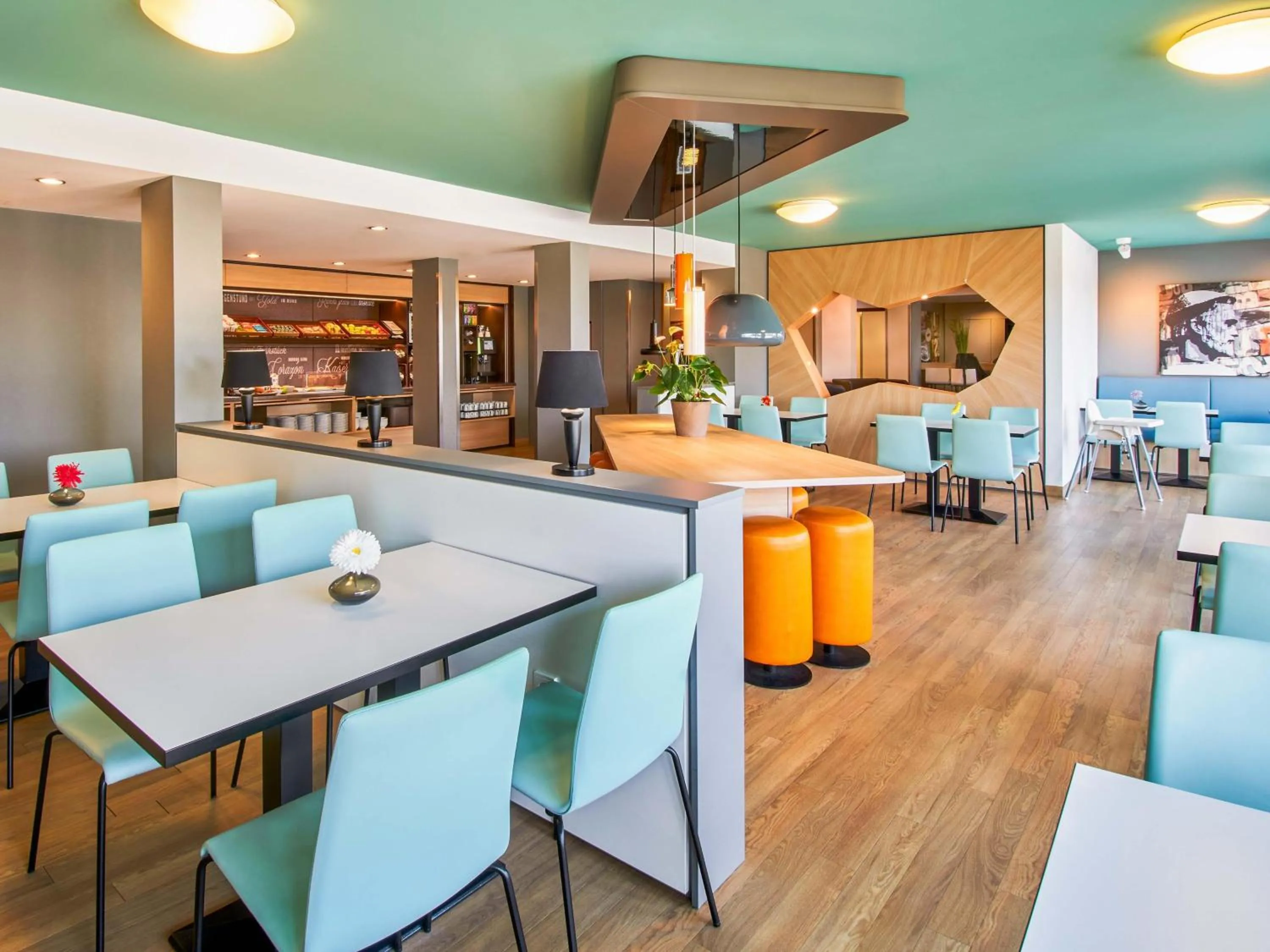 Lounge or bar in B&B Hotel Mainz-Hechtsheim