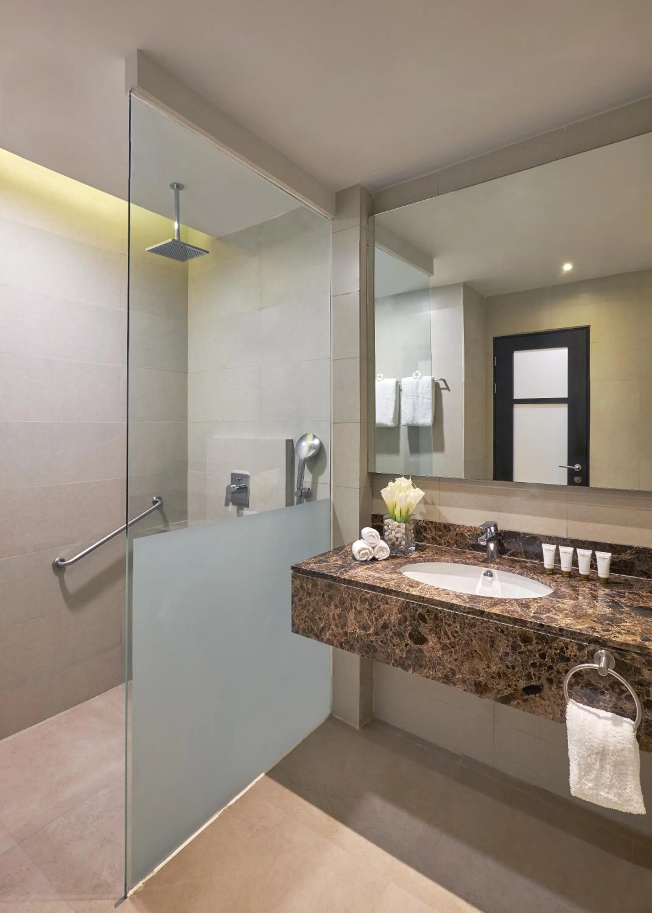 Shower in Movenpick Resort & Spa Boracay