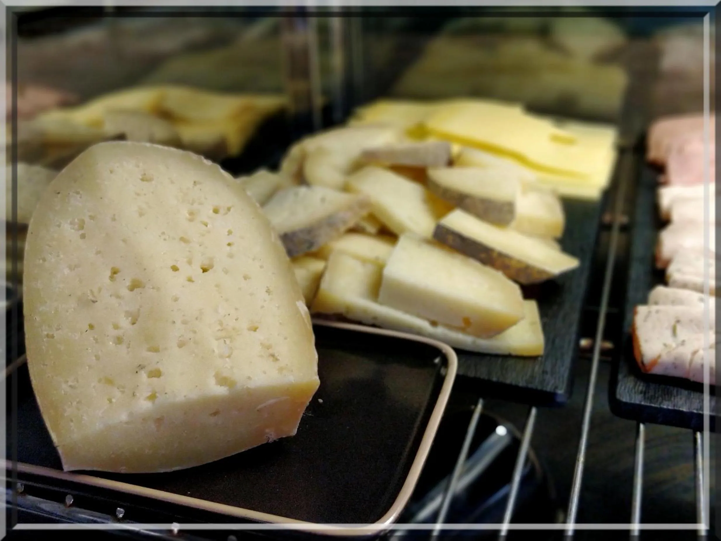 Buffet breakfast in Hotel et Appartements Reine D'Azur