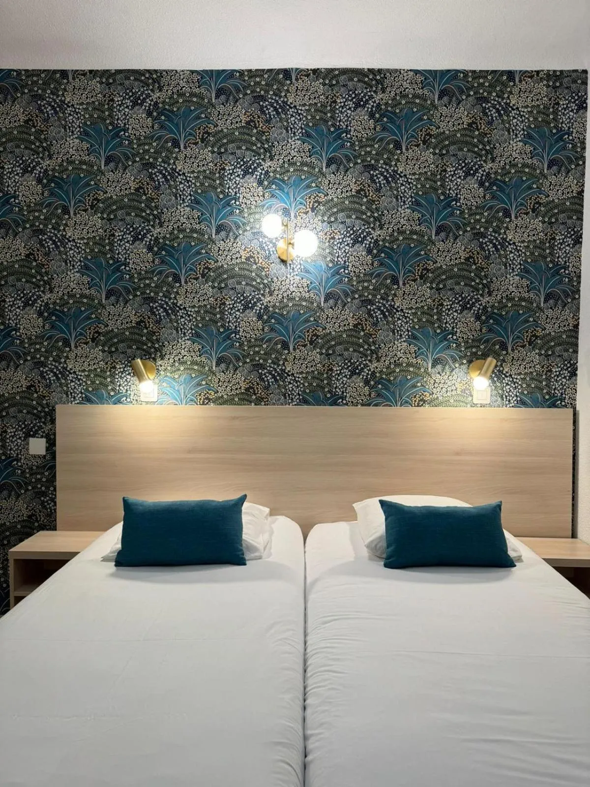 Bed in Hotel et Appartements Reine D'Azur