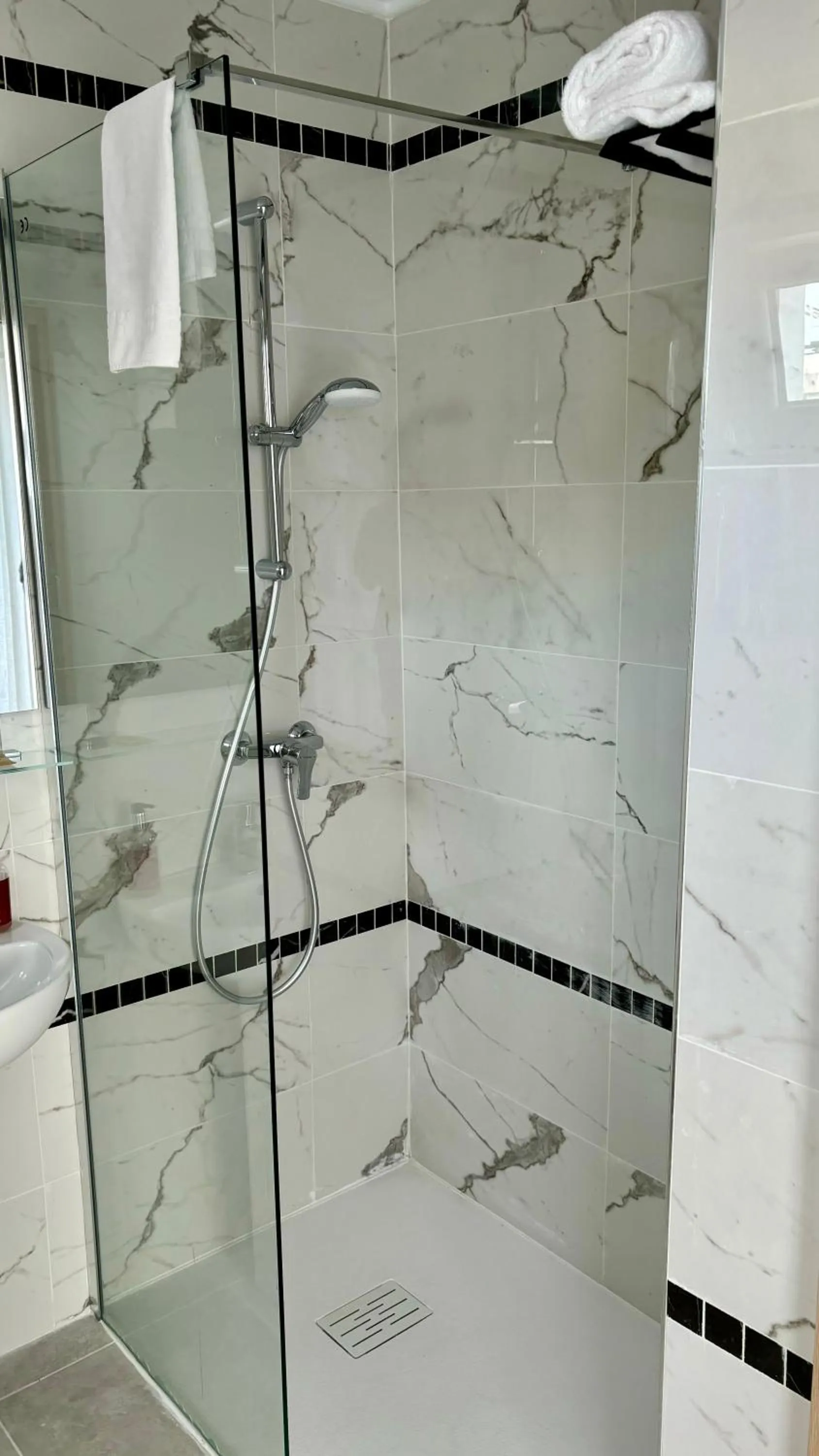 Hotel et Appartements Reine D'Azur