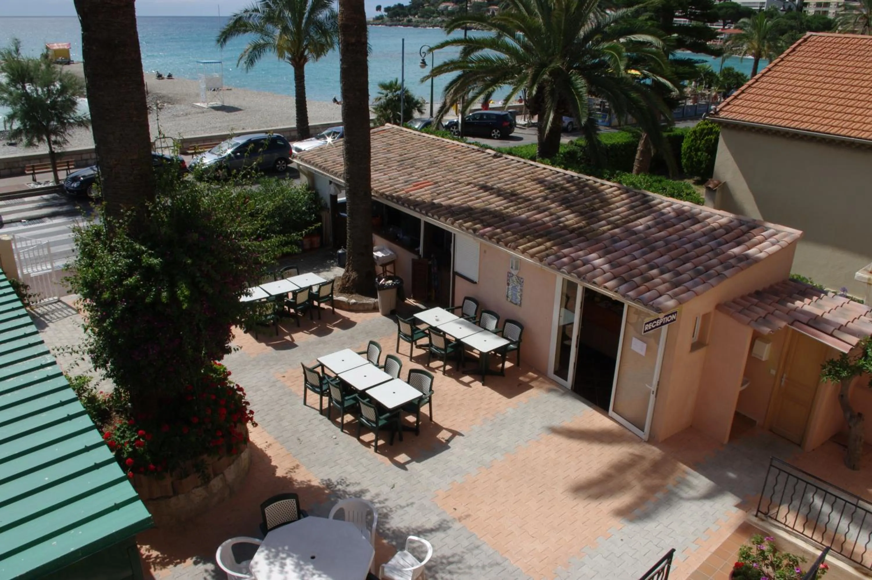 Restaurant/places to eat in Hotel et Appartements Reine D'Azur