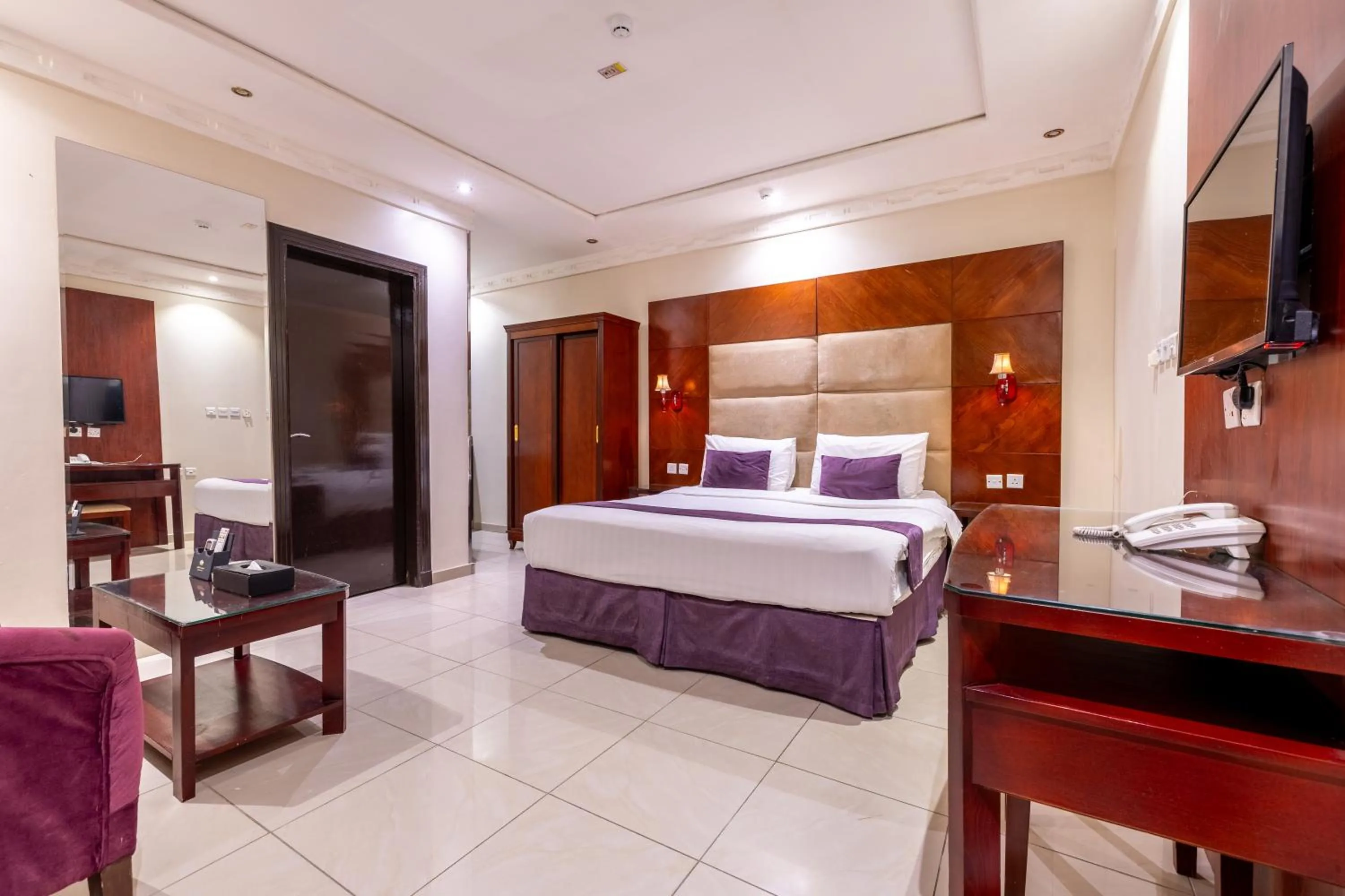 Bed in Dar NEYAARA SERVICED APARTMENTS
