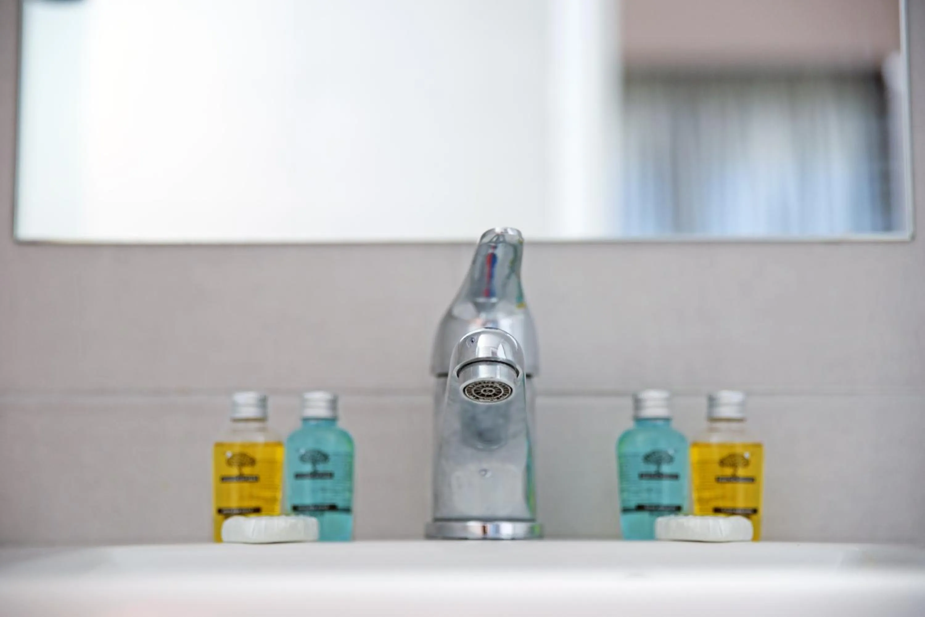 Bathroom in Hillside Studios & Apartments