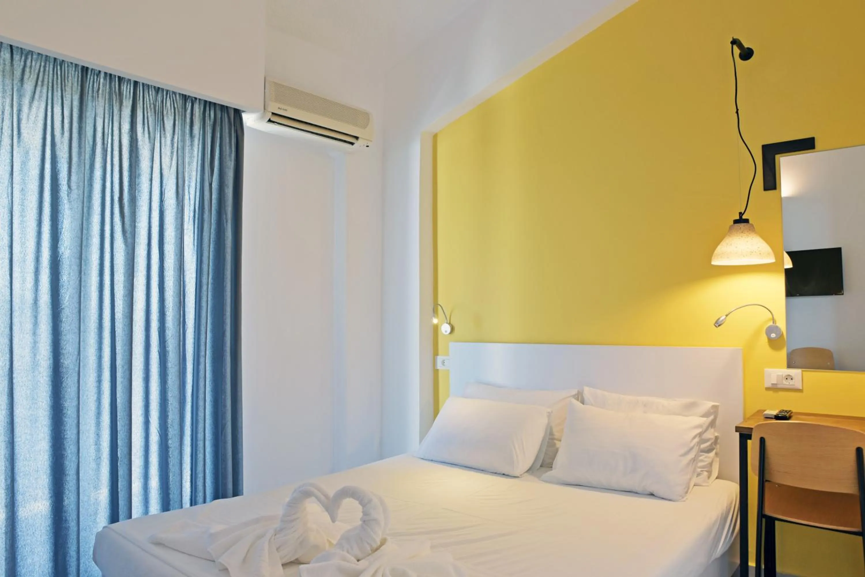 Bedroom, Bed in Hillside Studios & Apartments