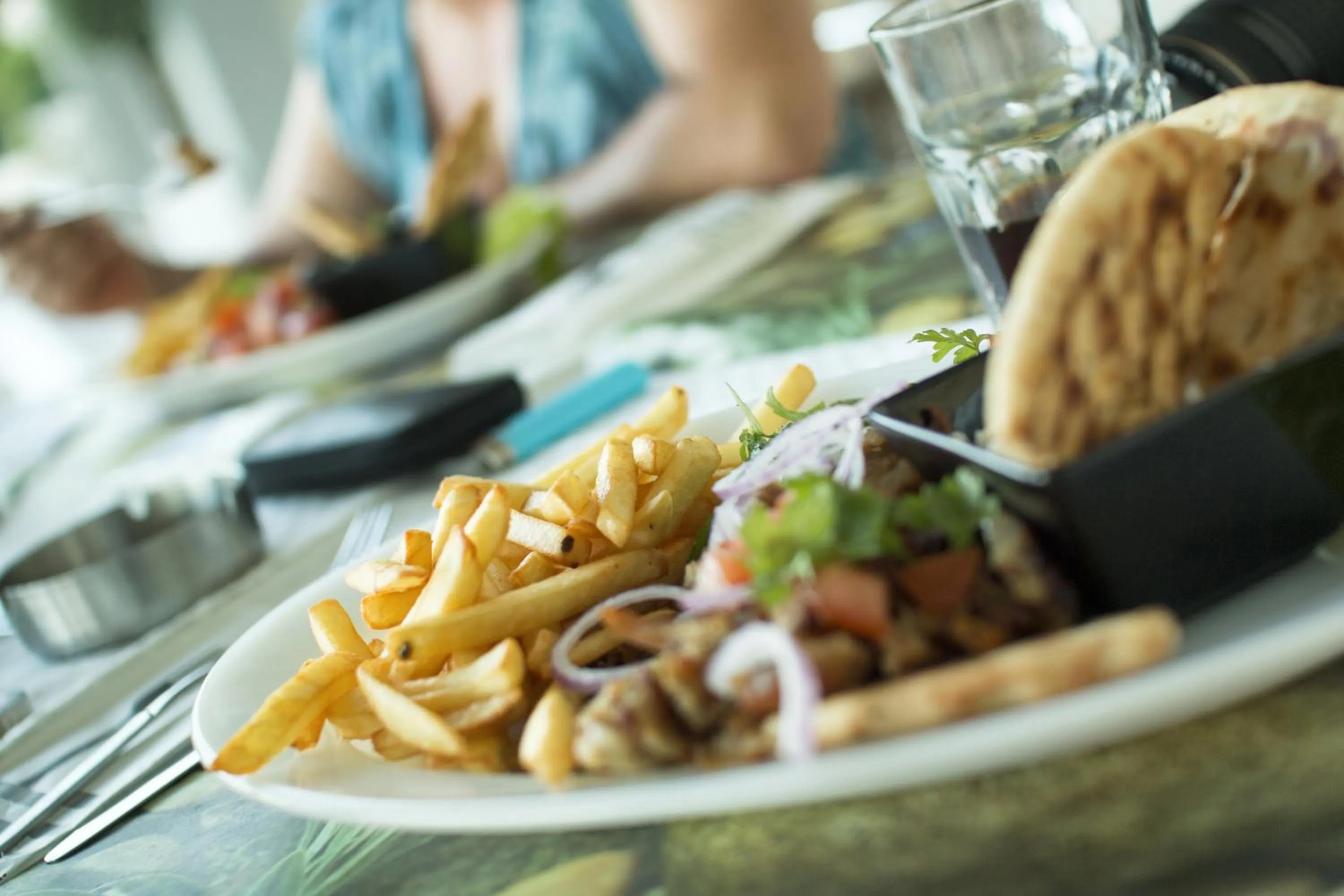 Lunch in Hillside Studios & Apartments