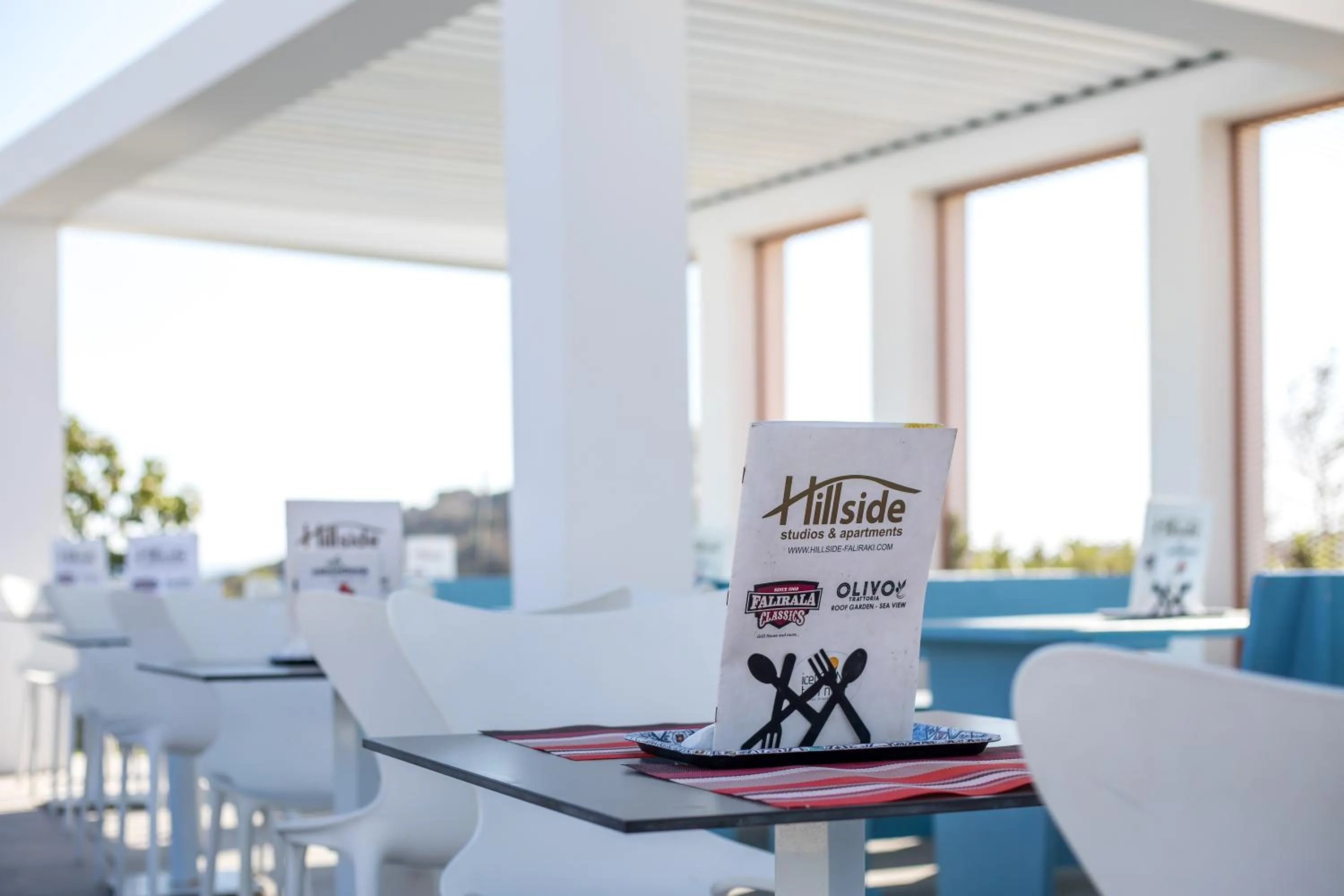 Restaurant/places to eat in Hillside Studios & Apartments