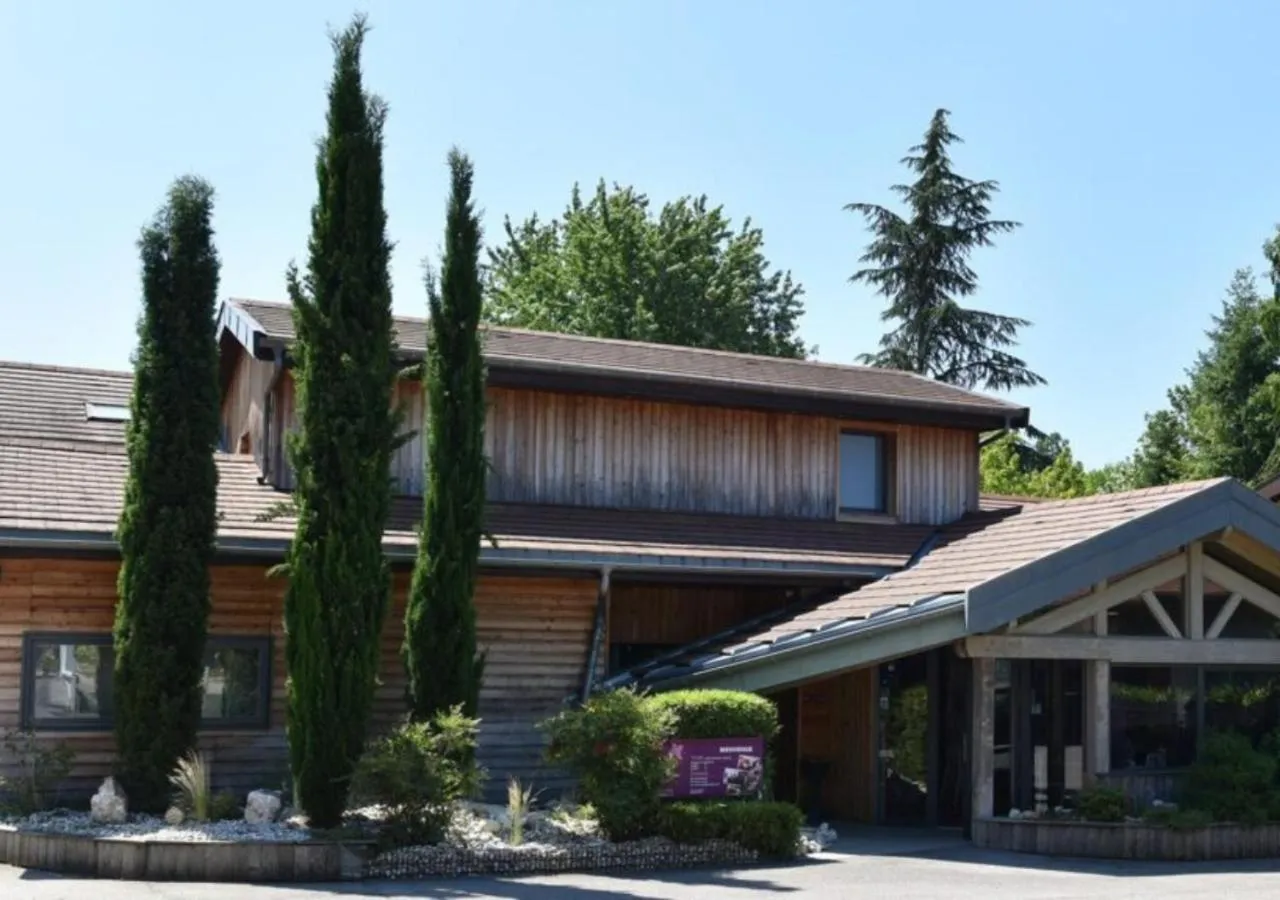 Facade/entrance in Le Clos du Bois Joli