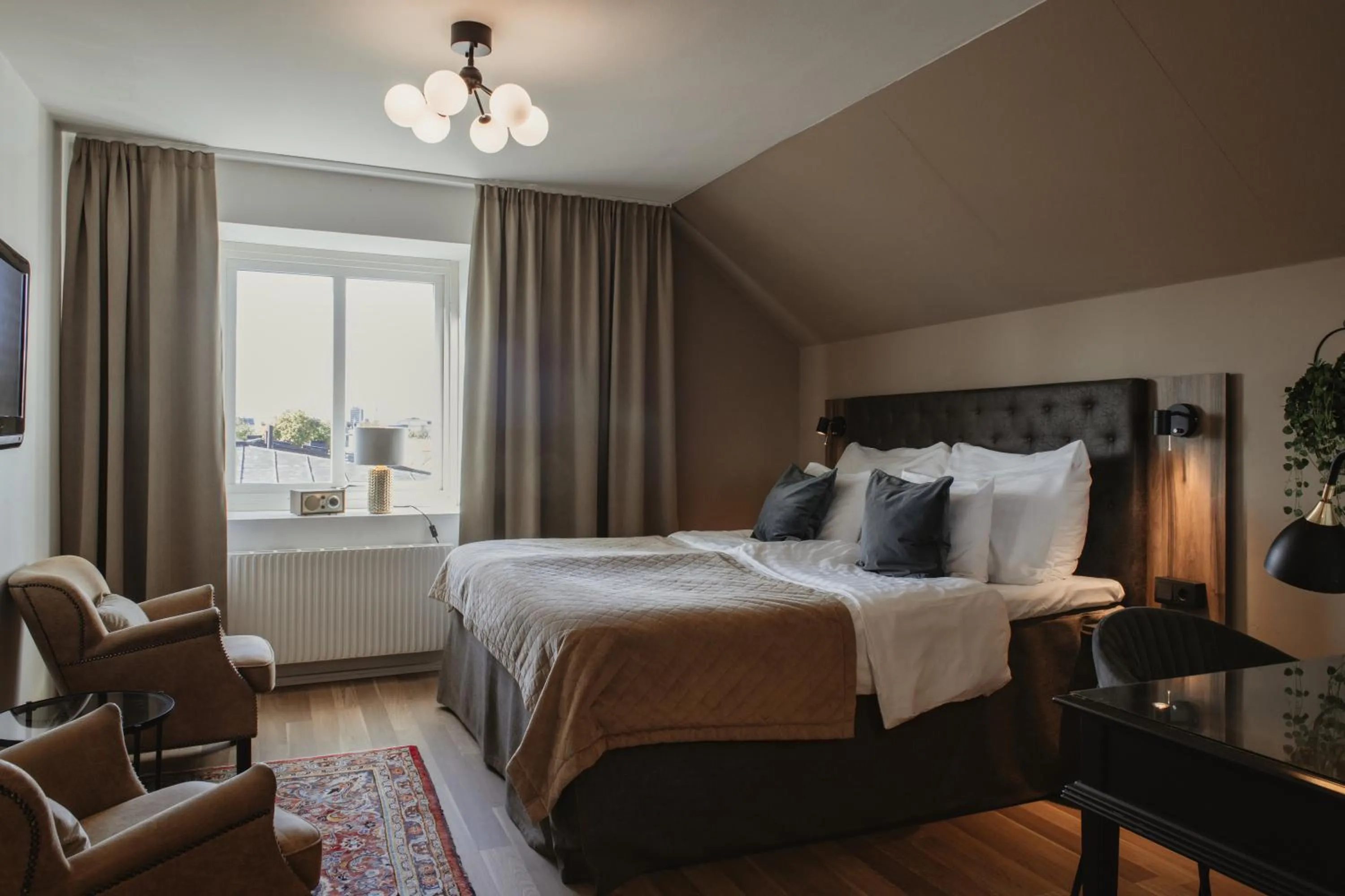 Bed in Home Hotel Cardinal