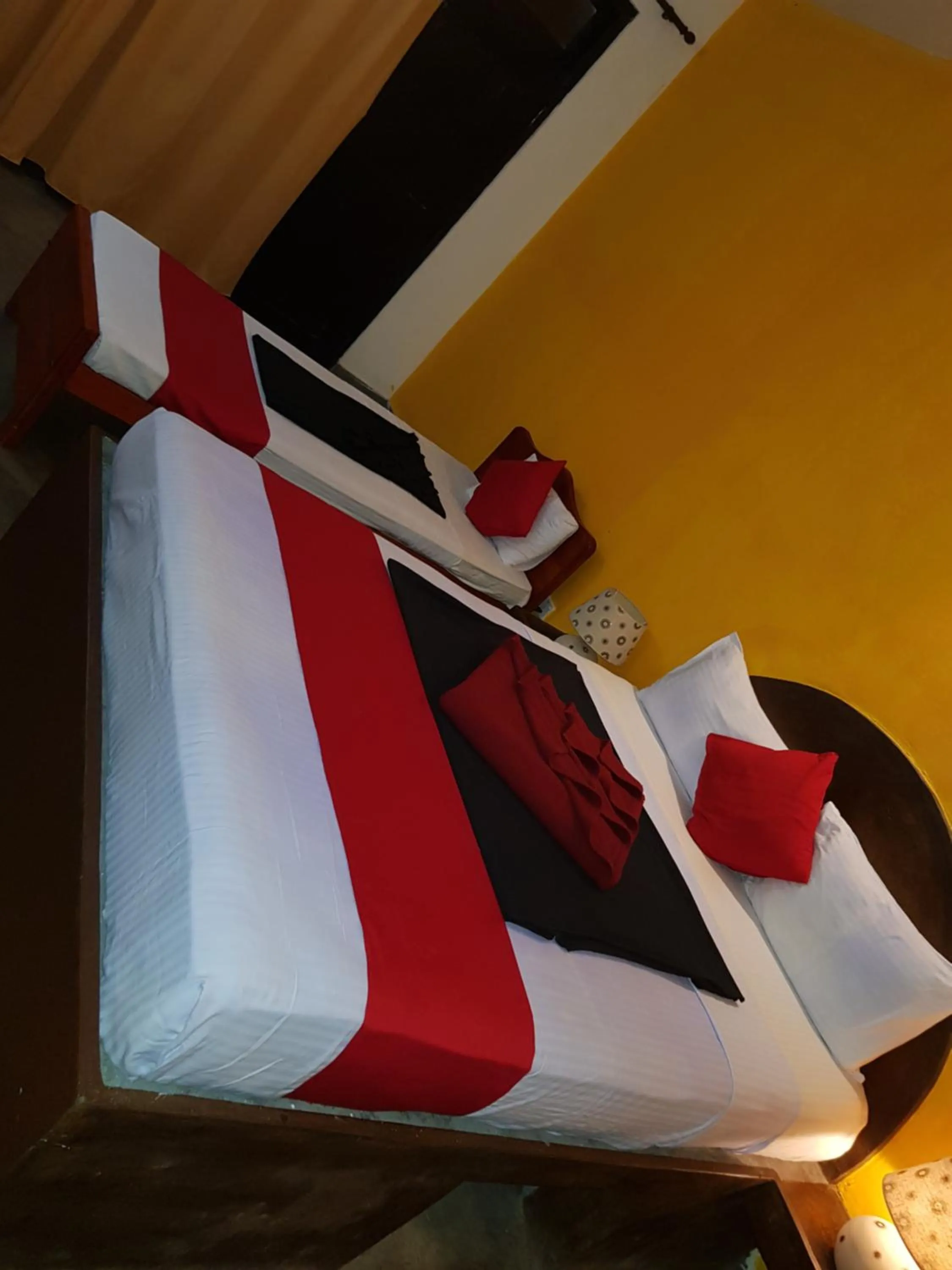 Bed in Ella Forest Paradise Hotel