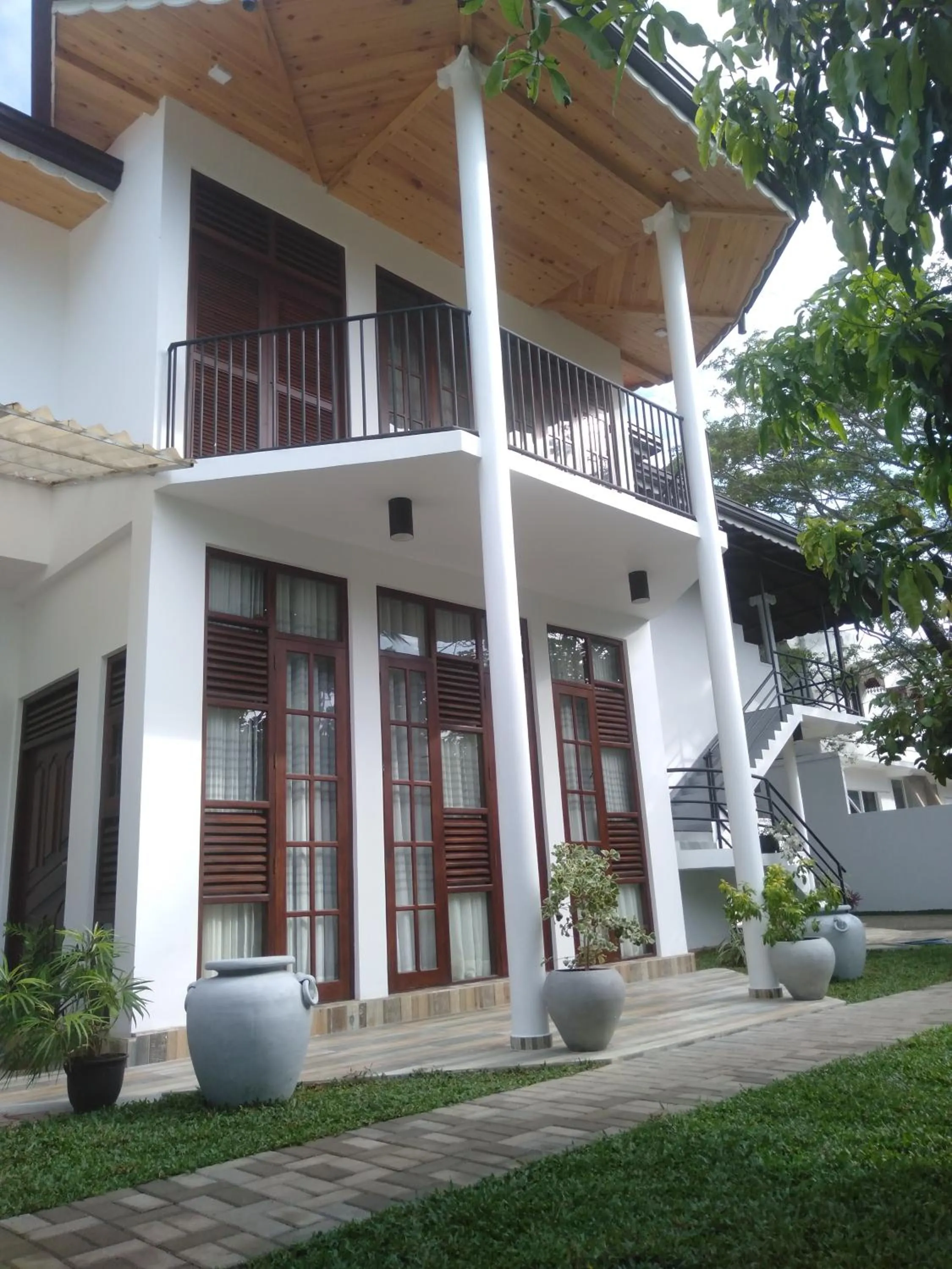 Property building in Surf Sea Breeze Apartments