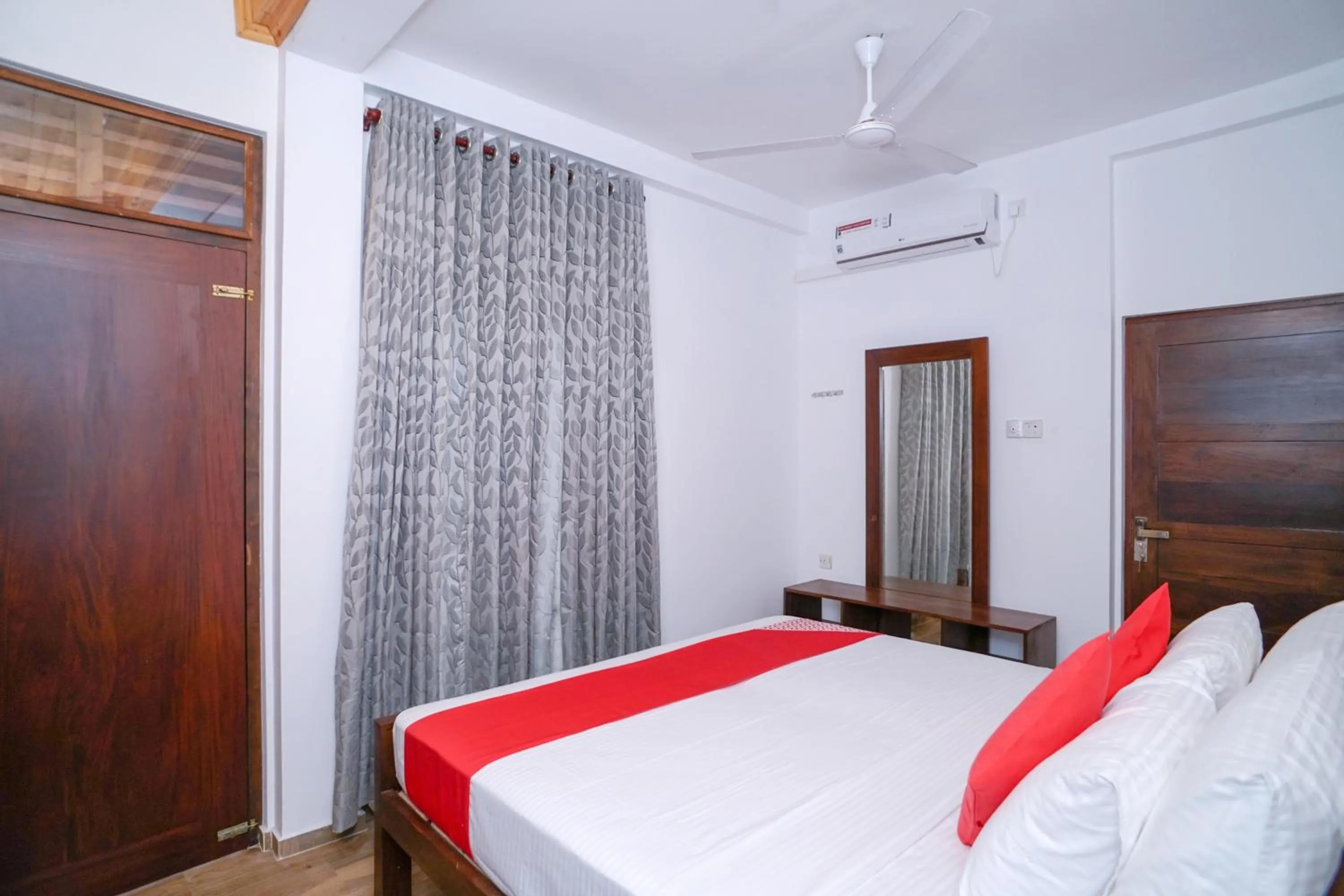 Bed in Surf Sea Breeze Apartments