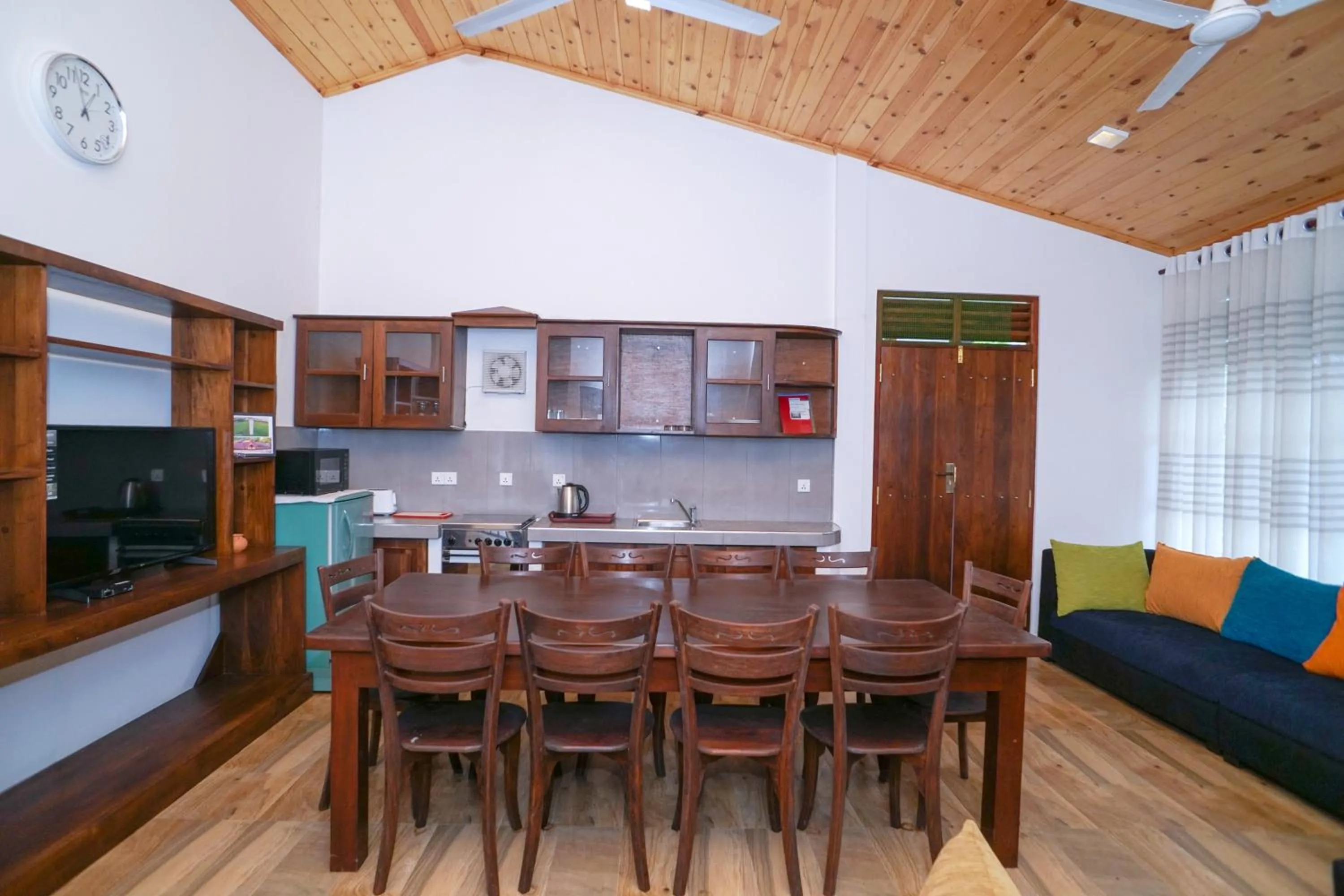 Restaurant/places to eat in Surf Sea Breeze Apartments