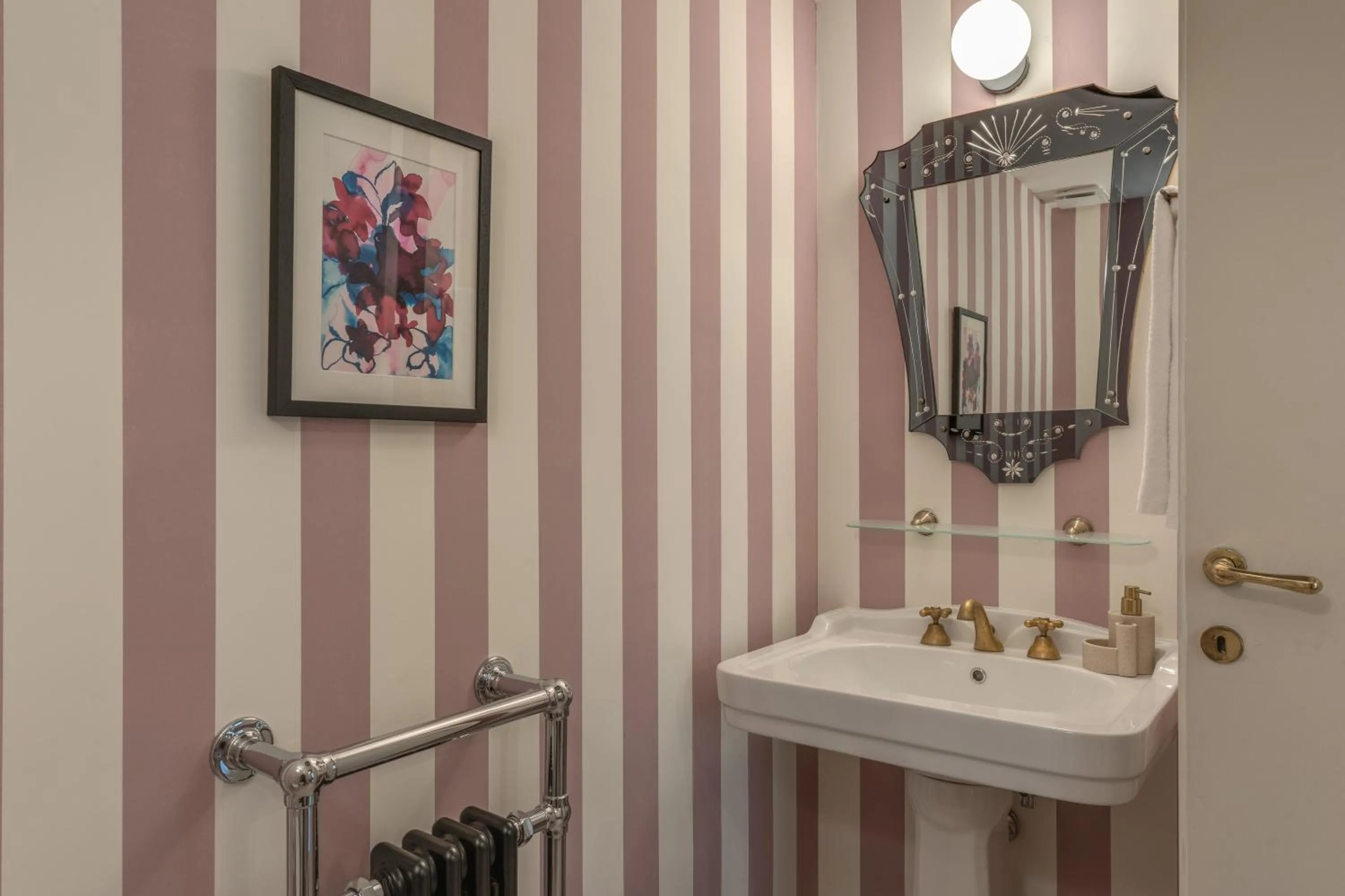 Bathroom in HiSuiteROME - ApartHotel