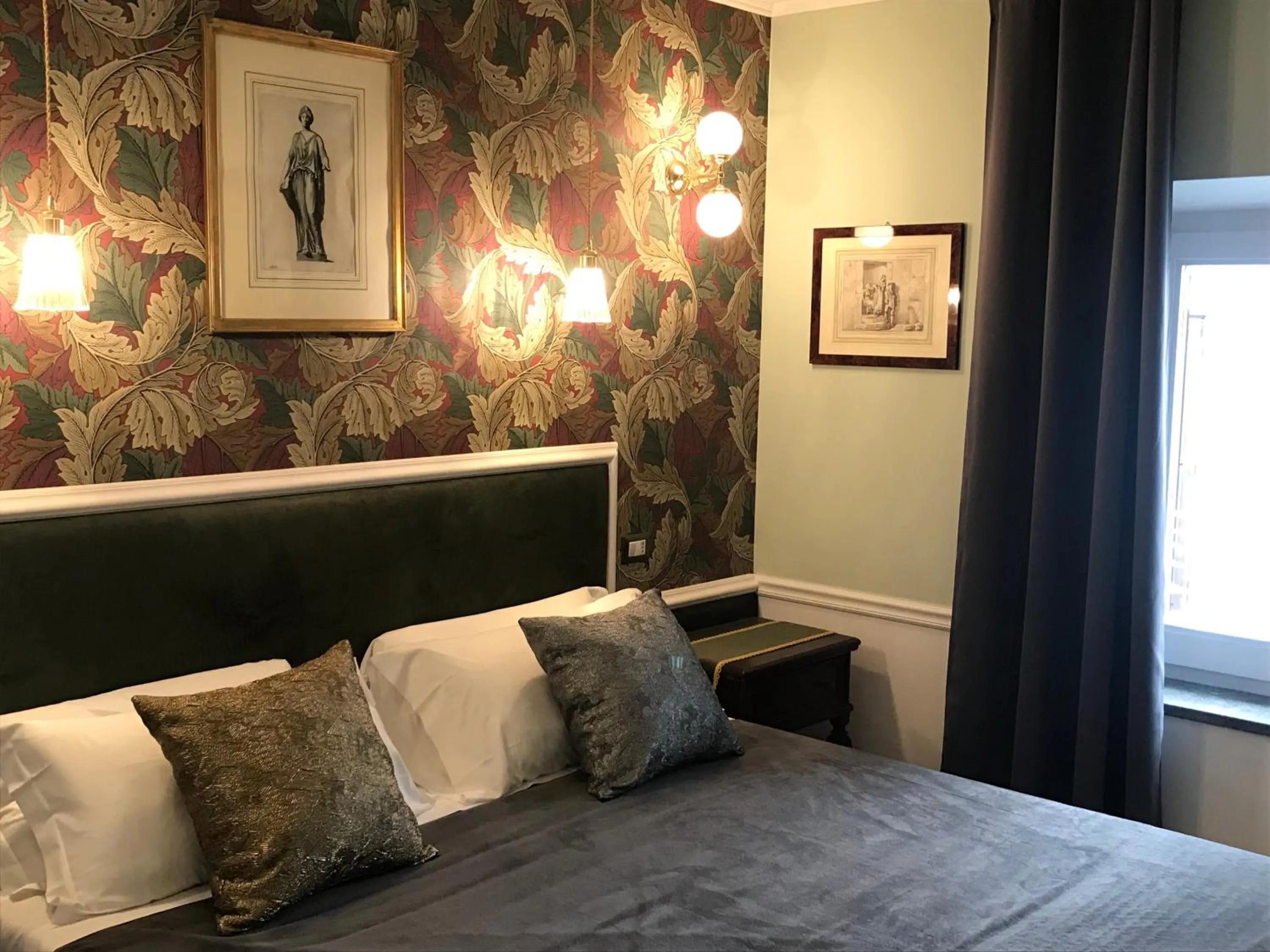 Bedroom, Bed in HiSuiteROME - ApartHotel