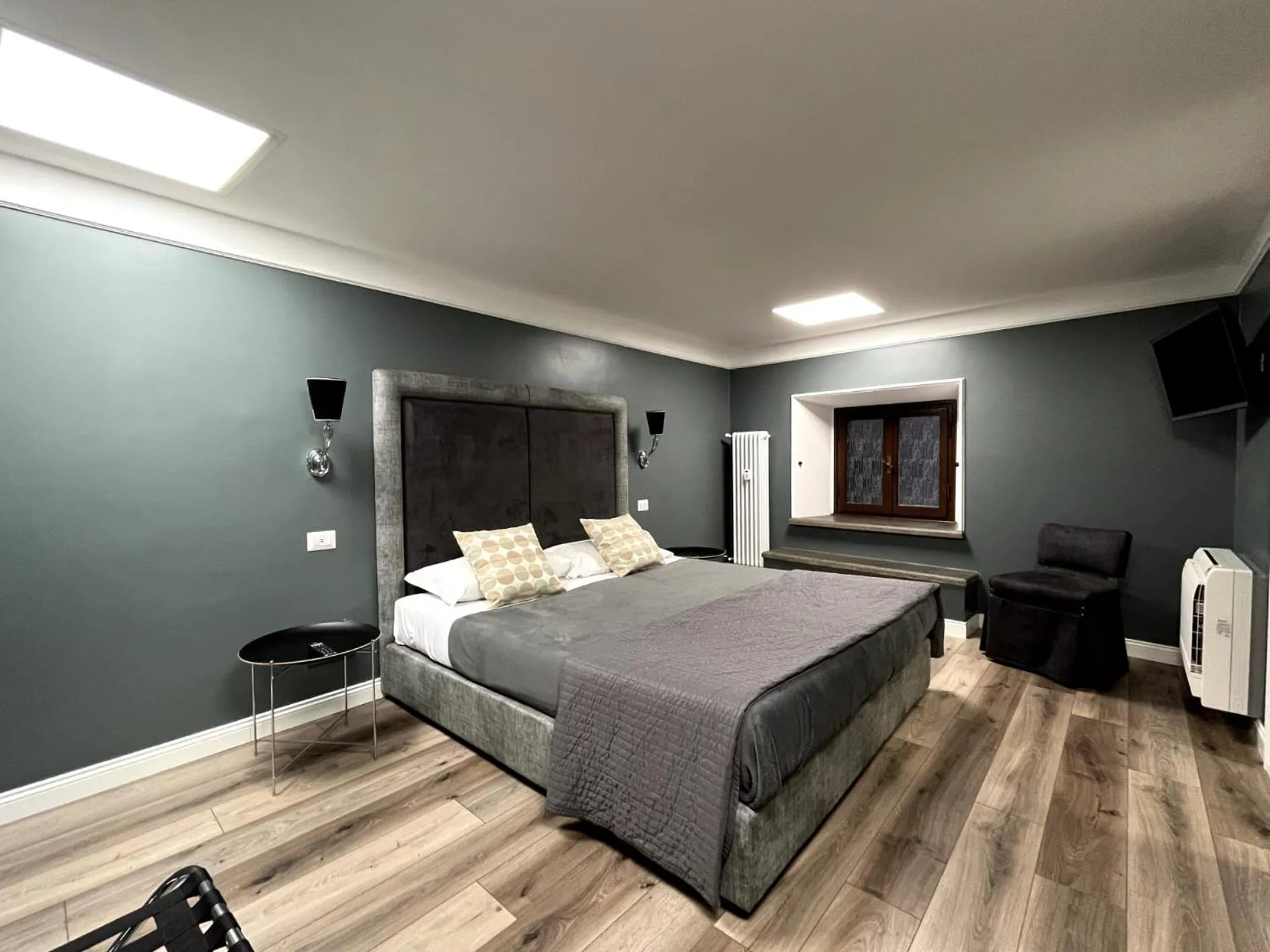 Bedroom, Bed in HiSuiteROME - ApartHotel