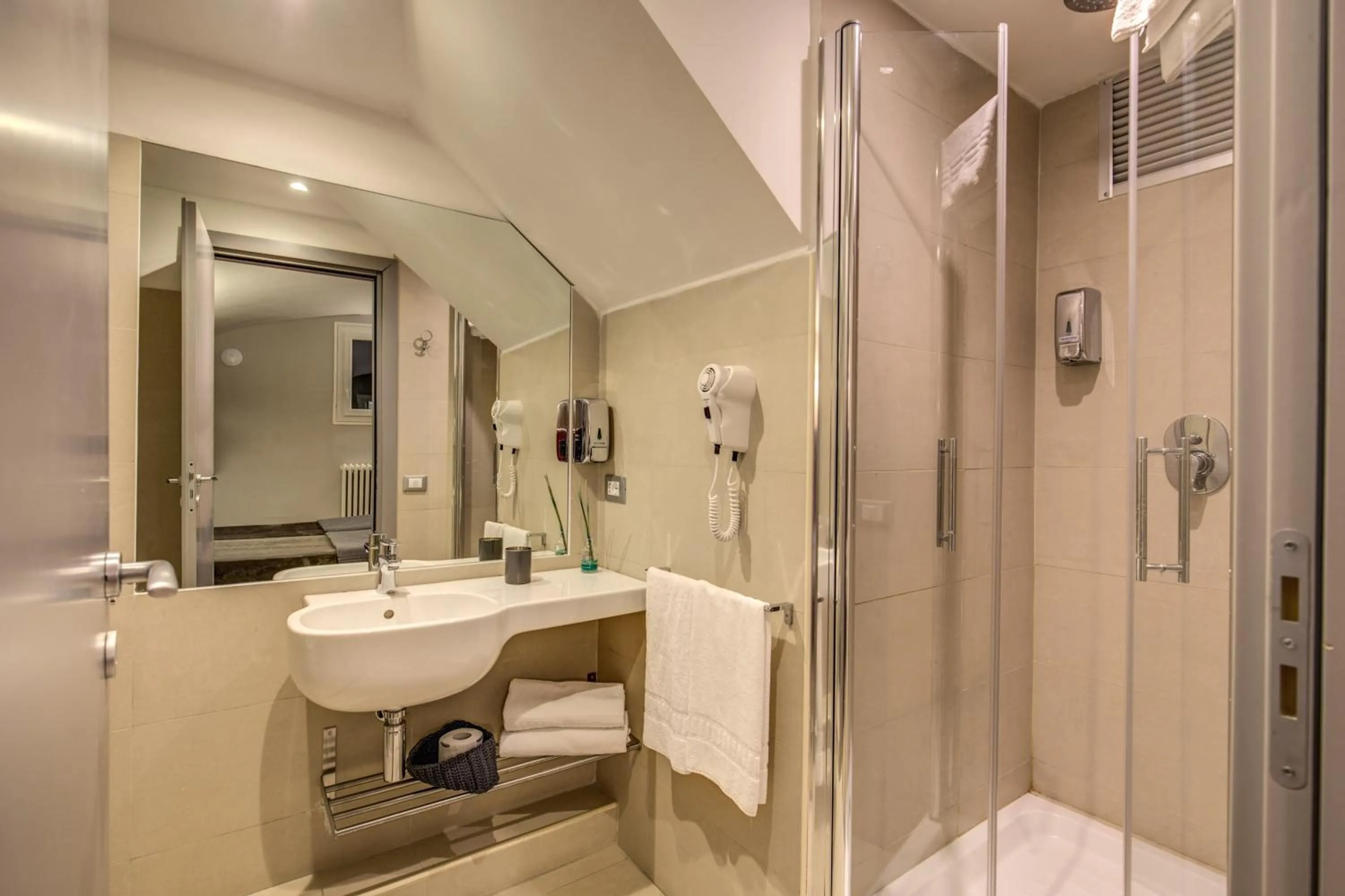 Bathroom in HiSuiteROME - ApartHotel