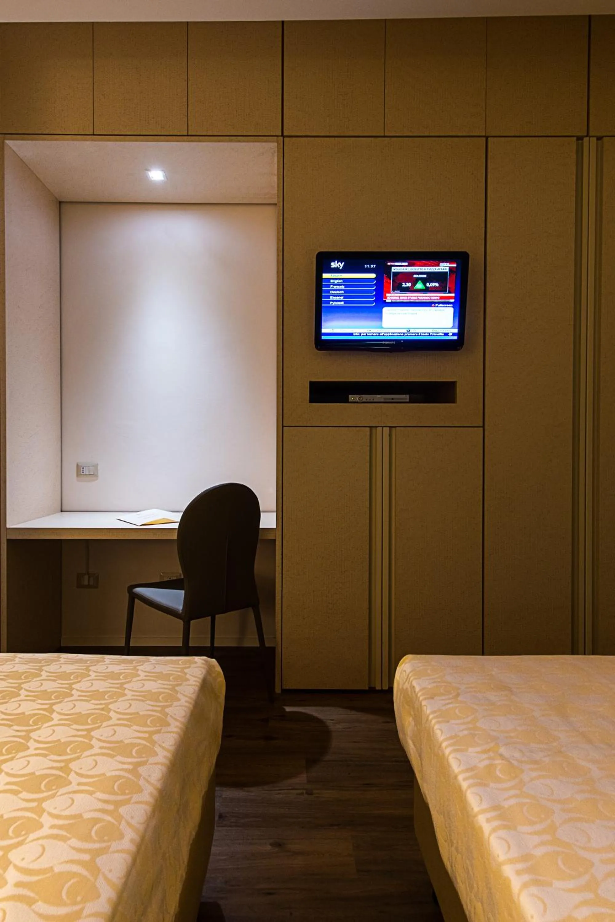 Photo of the whole room, Bed in Hotel De La Ville depandance di Hotel Augustus