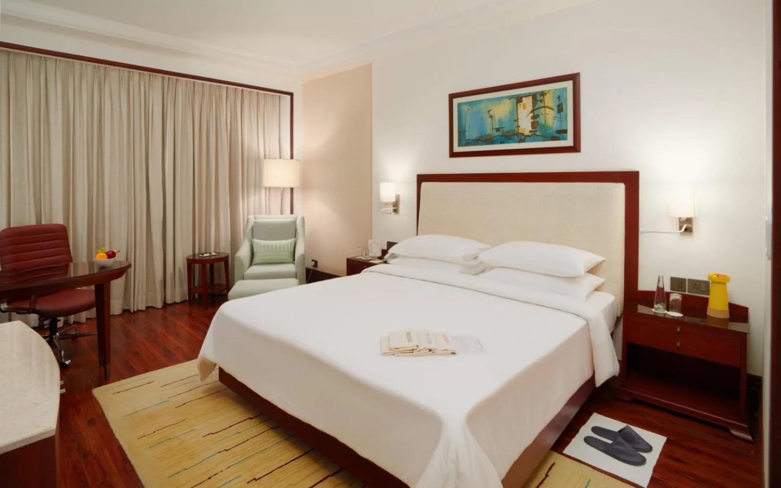 Photo of the whole room, Bed in DLF Club 3