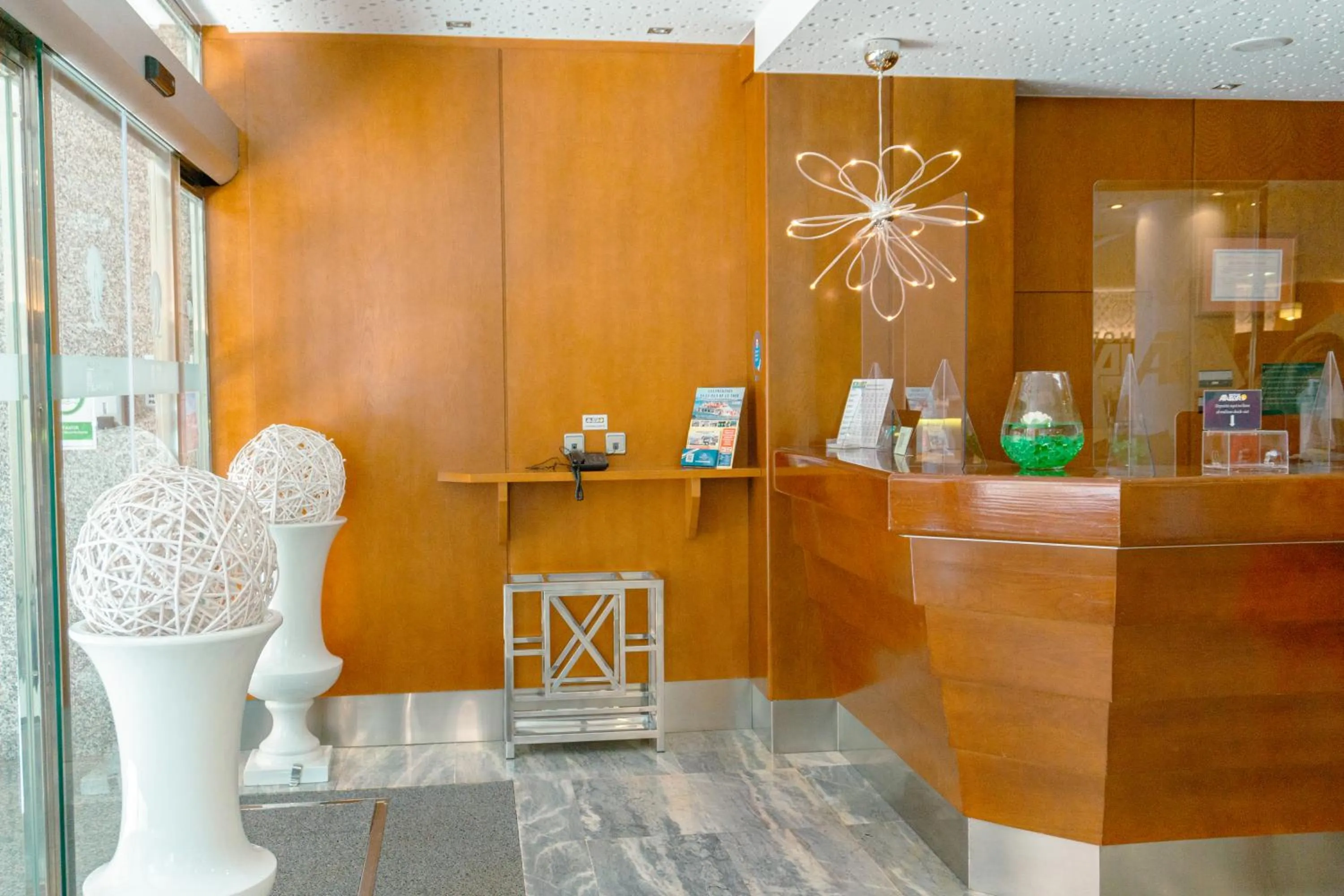 Lobby or reception in Hotel Atalaya I