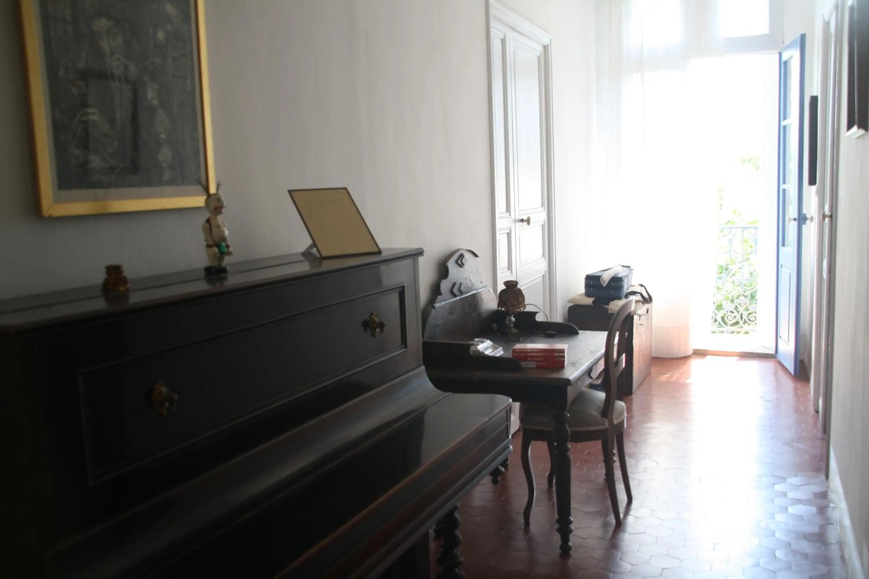 Day in Aux Pots Bleus