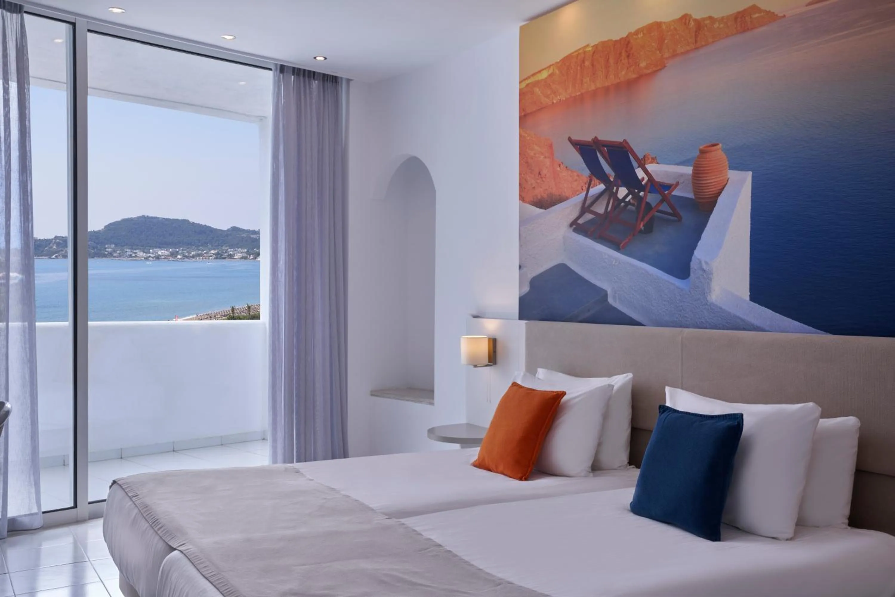 Bed in Epsilon Hotel Apartments