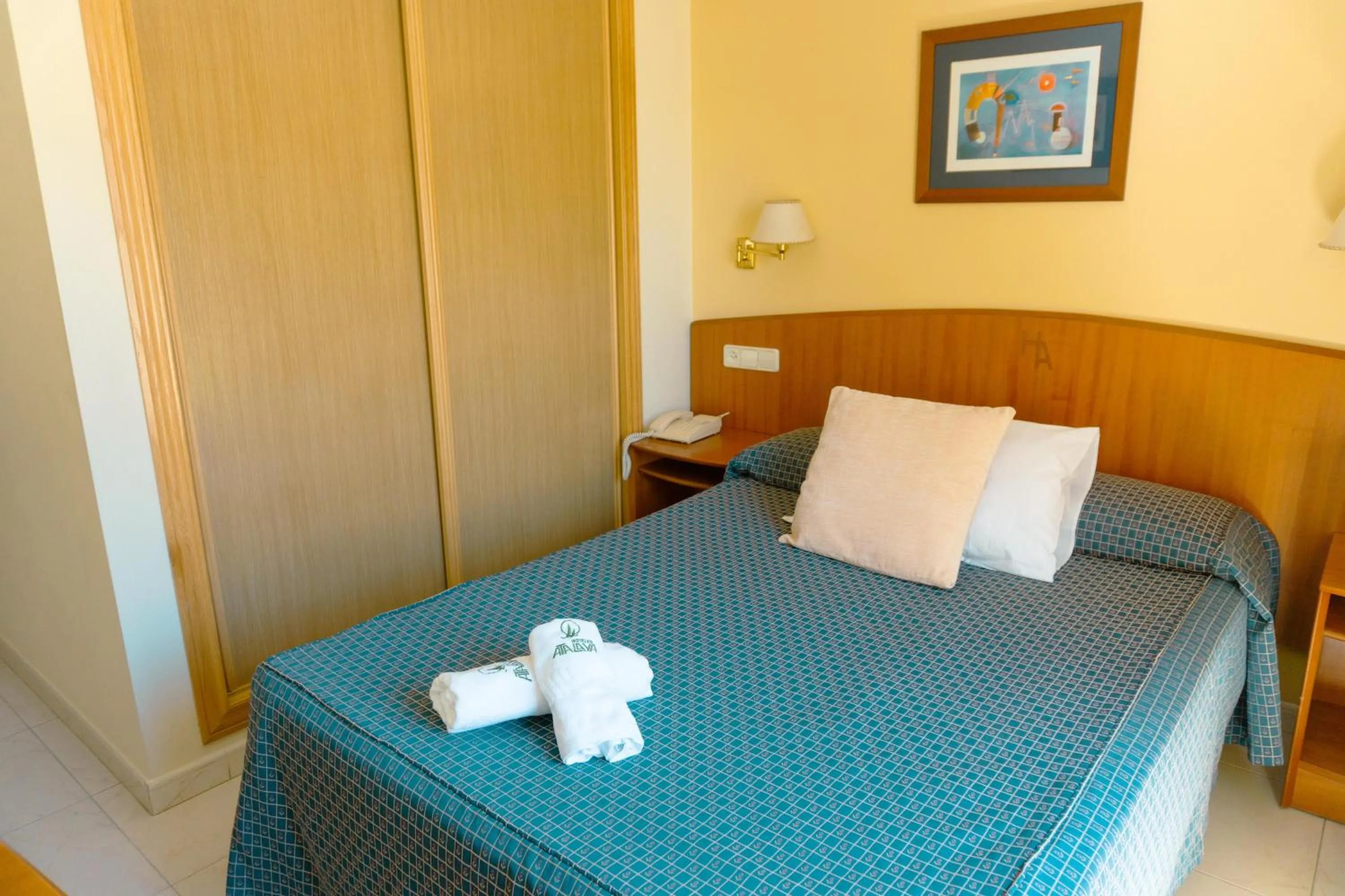 Bed in Hotel Atalaya II