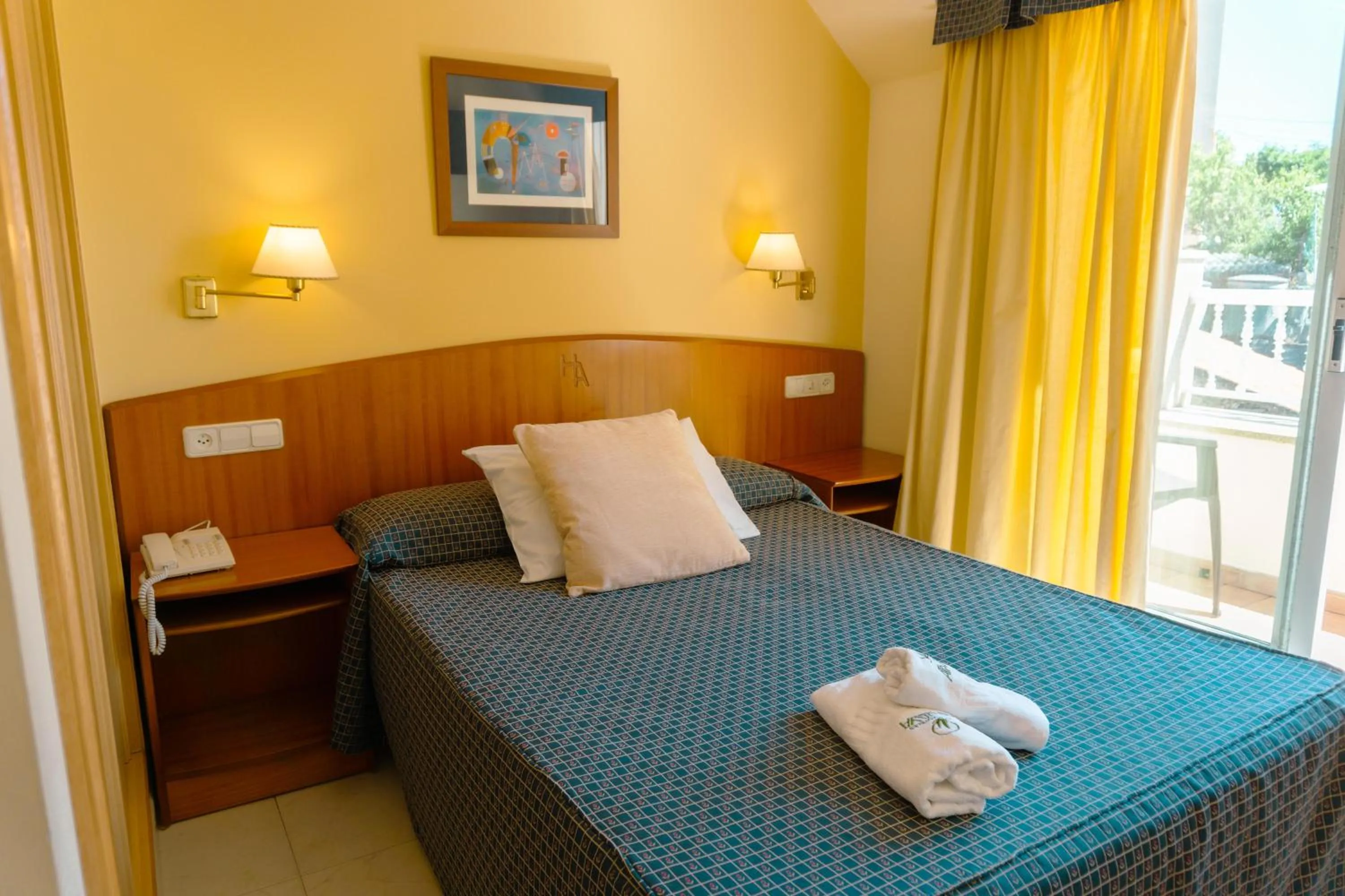 Bed in Hotel Atalaya II