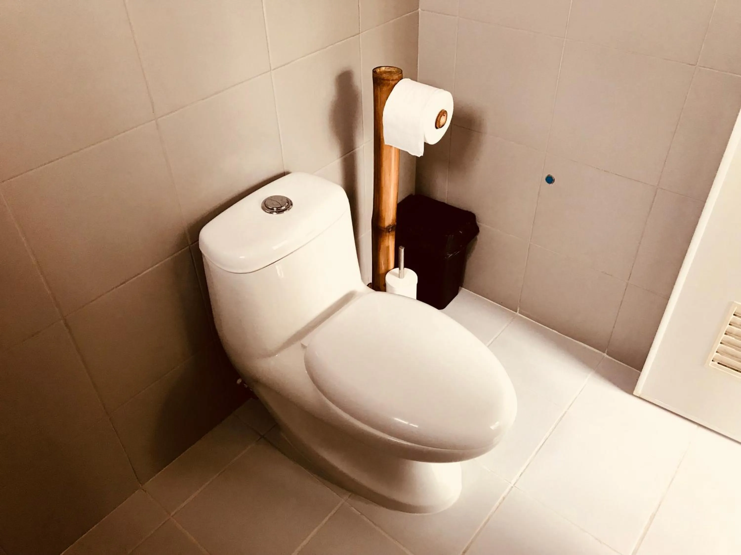 Toilet in Everyday Sunday Formerly Carl's Island Inn