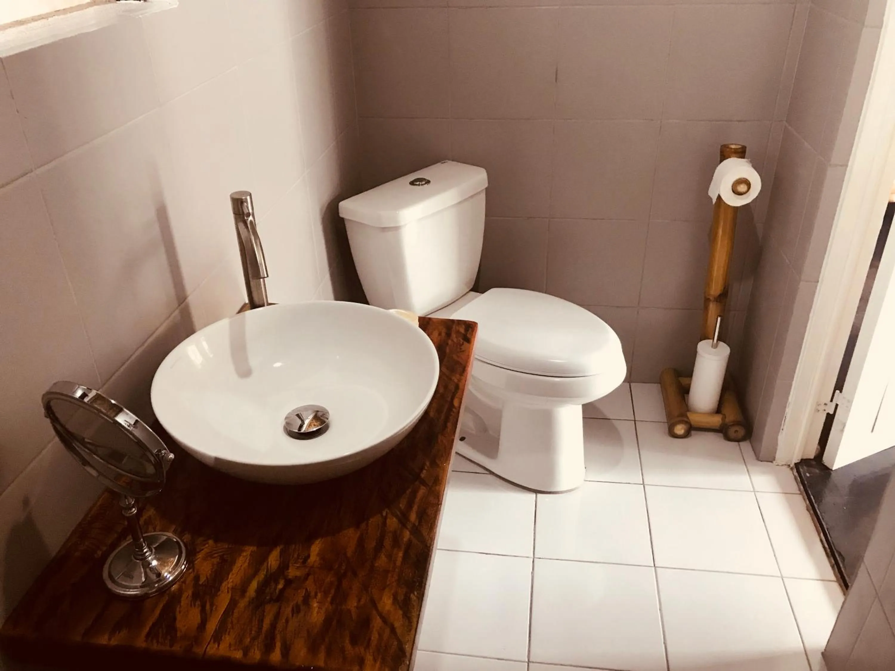 Toilet in Everyday Sunday Formerly Carl's Island Inn