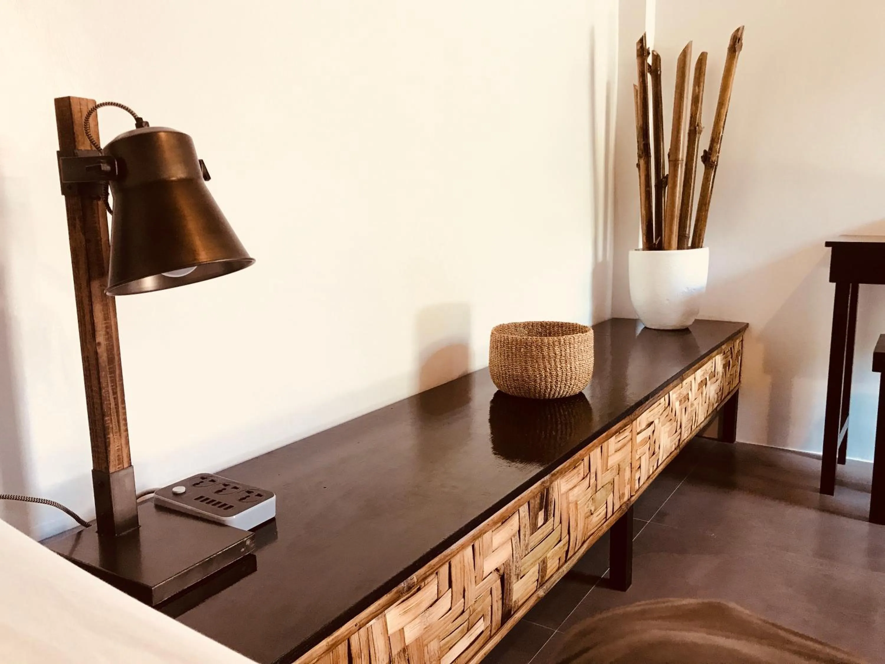 hair dresser in Everyday Sunday Formerly Carl's Island Inn