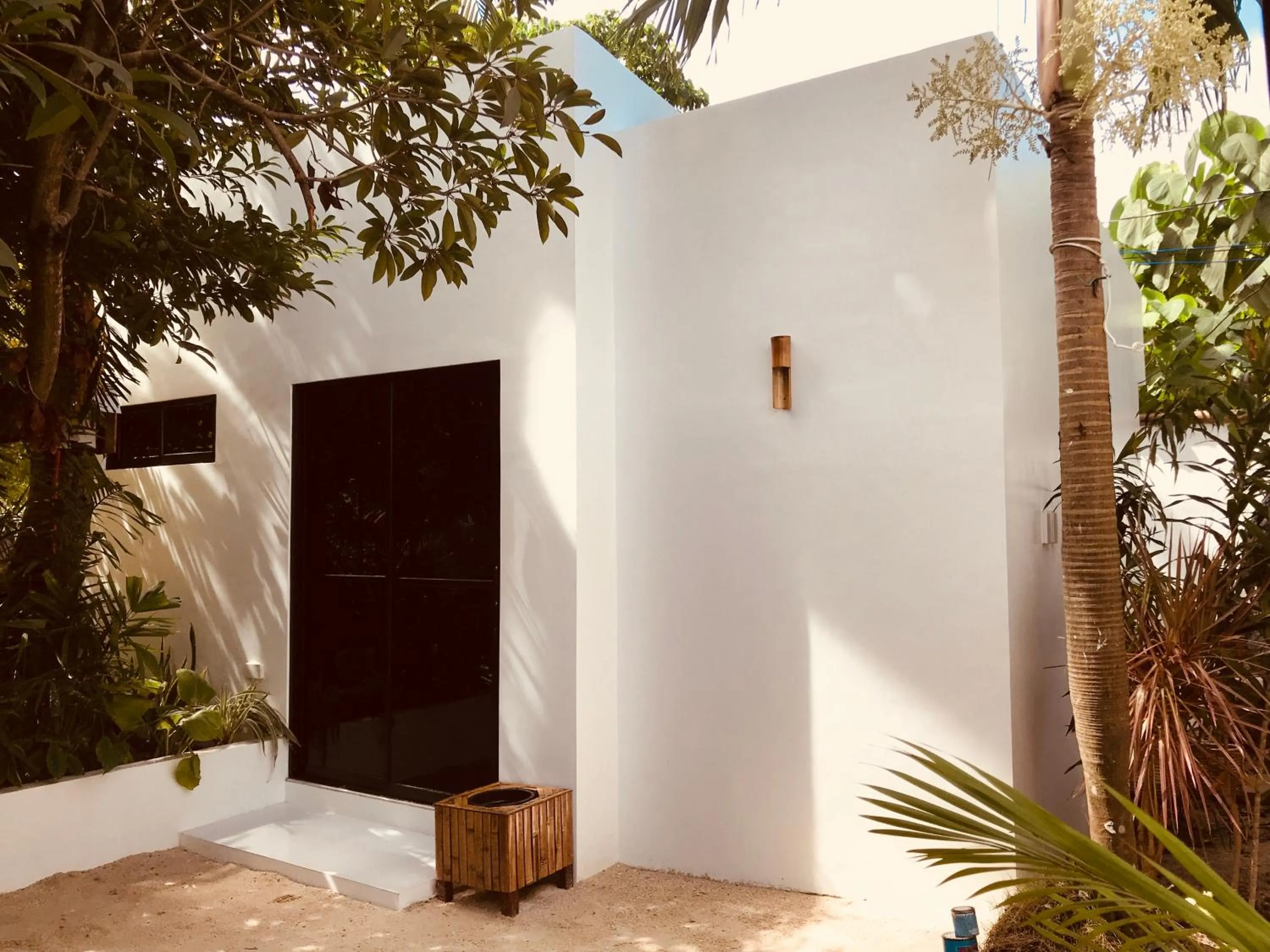 Property building in Everyday Sunday Formerly Carl's Island Inn