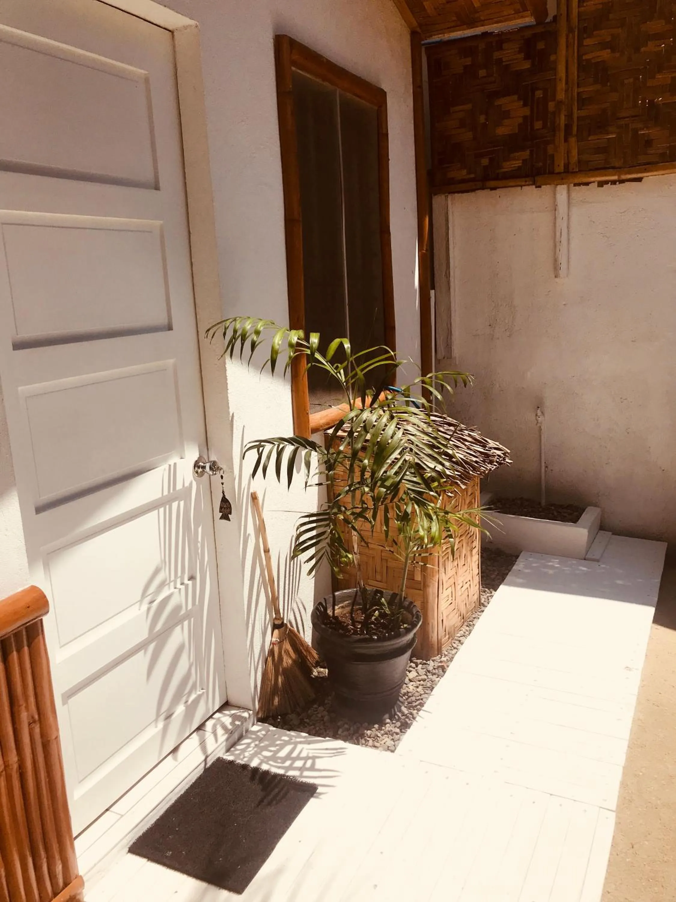 Property building in Everyday Sunday Formerly Carl's Island Inn