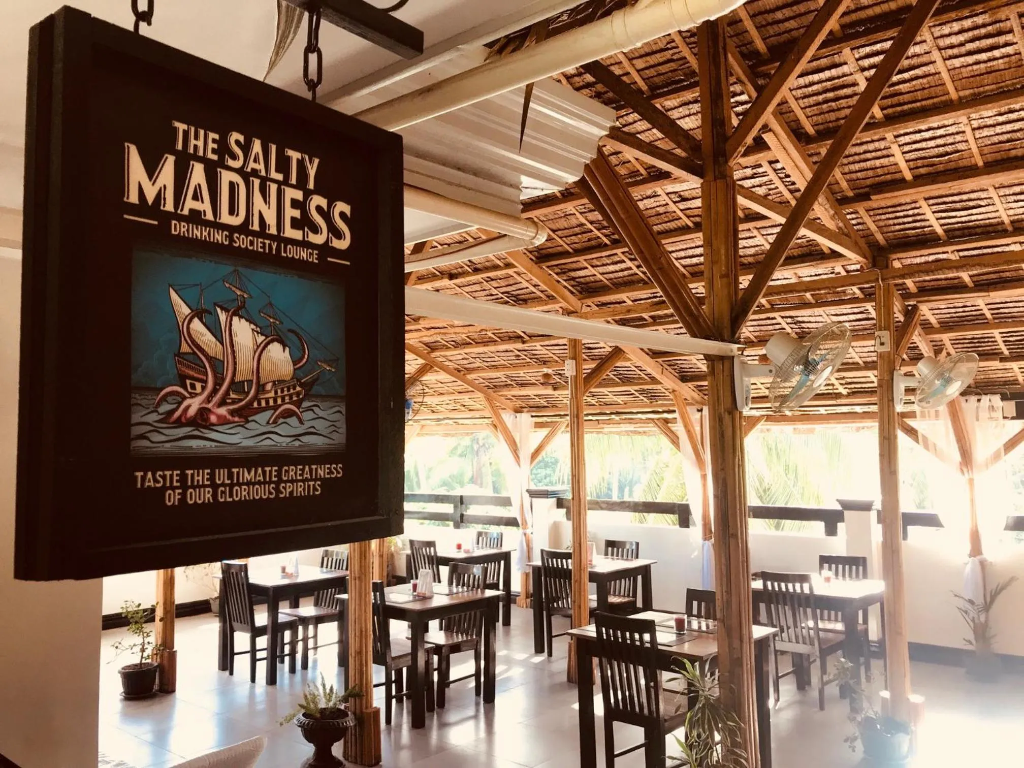 Restaurant/places to eat in Everyday Sunday Formerly Carl's Island Inn