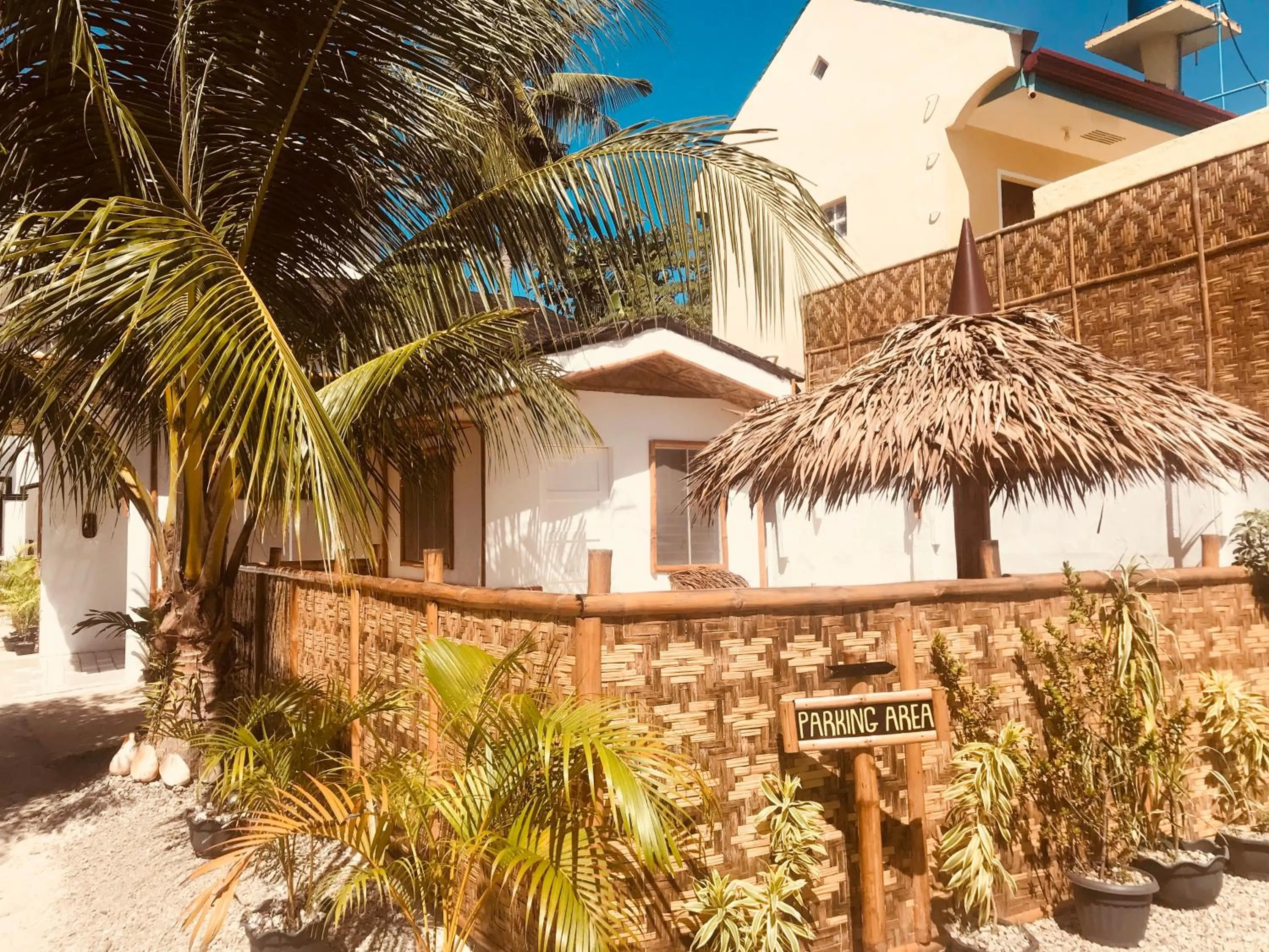 Property building in Everyday Sunday Formerly Carl's Island Inn