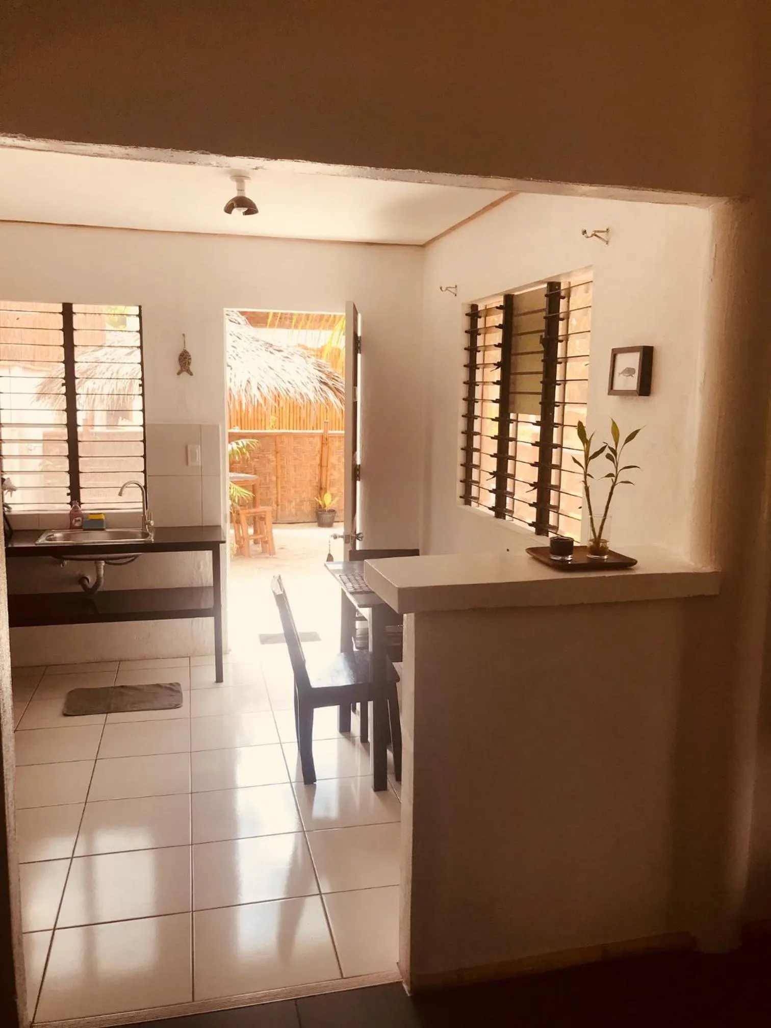 Kitchen or kitchenette in Everyday Sunday Formerly Carl's Island Inn