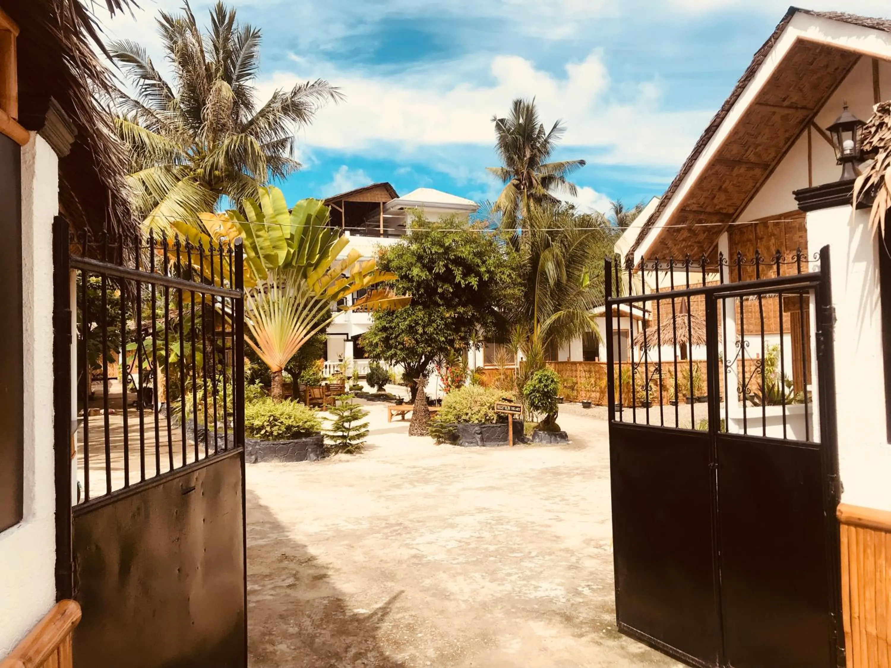 Facade/entrance in Everyday Sunday Formerly Carl's Island Inn