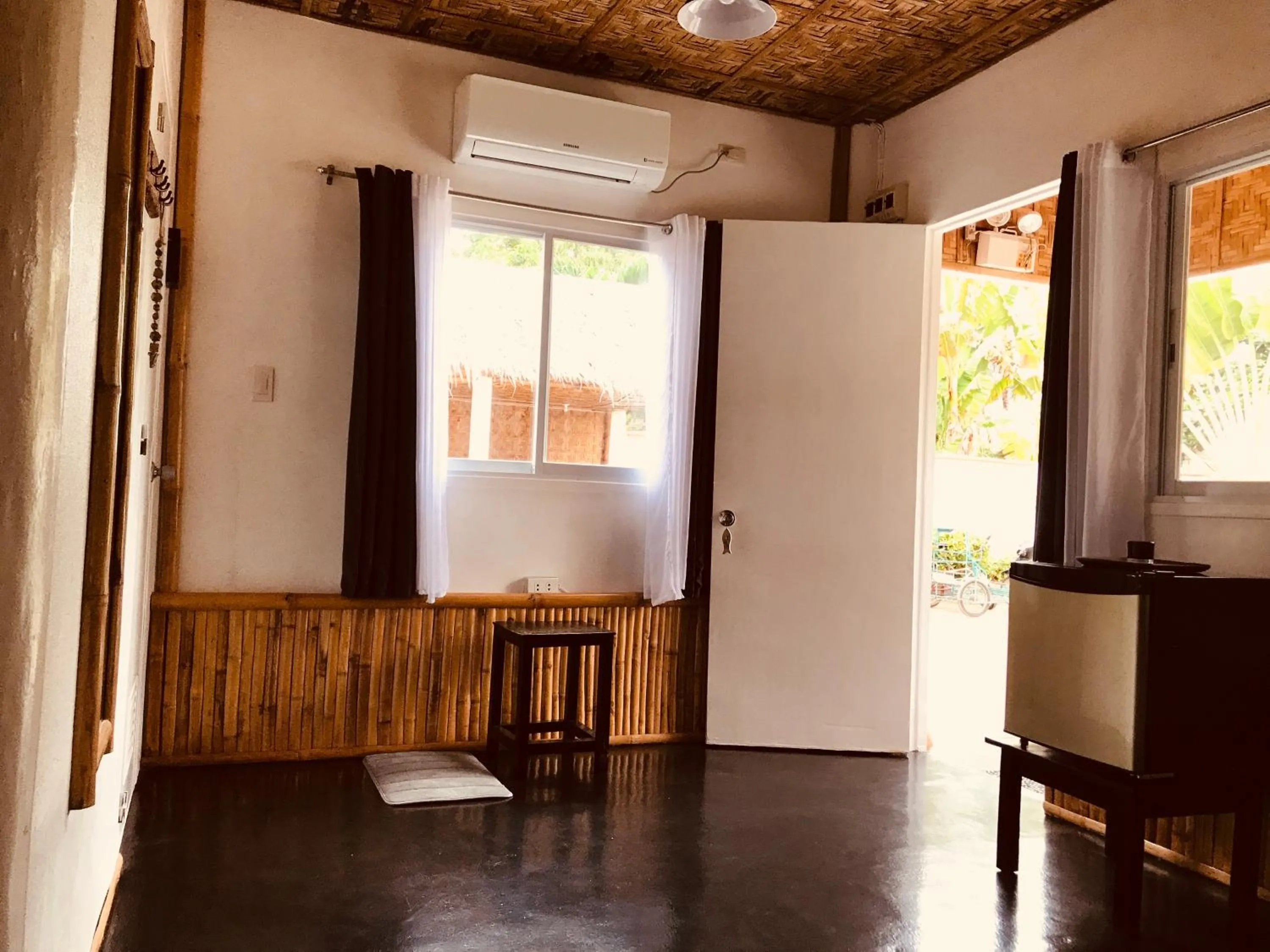 Photo of the whole room in Everyday Sunday Formerly Carl's Island Inn