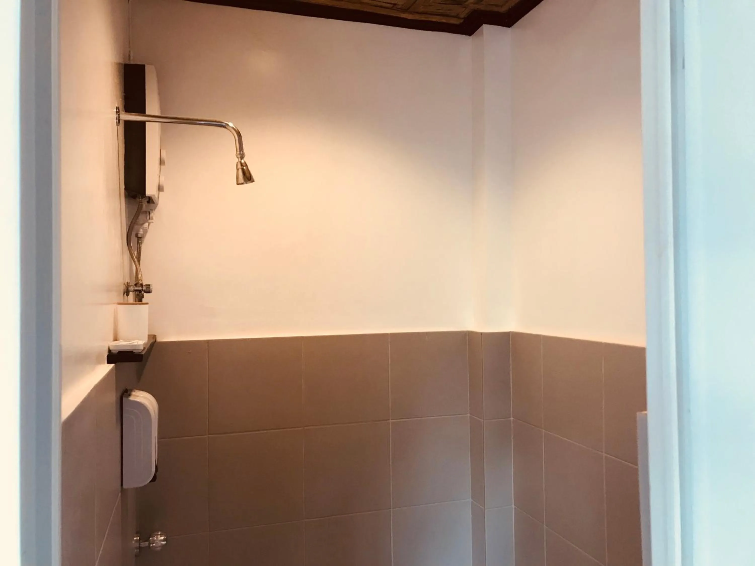 Shower in Everyday Sunday Formerly Carl's Island Inn