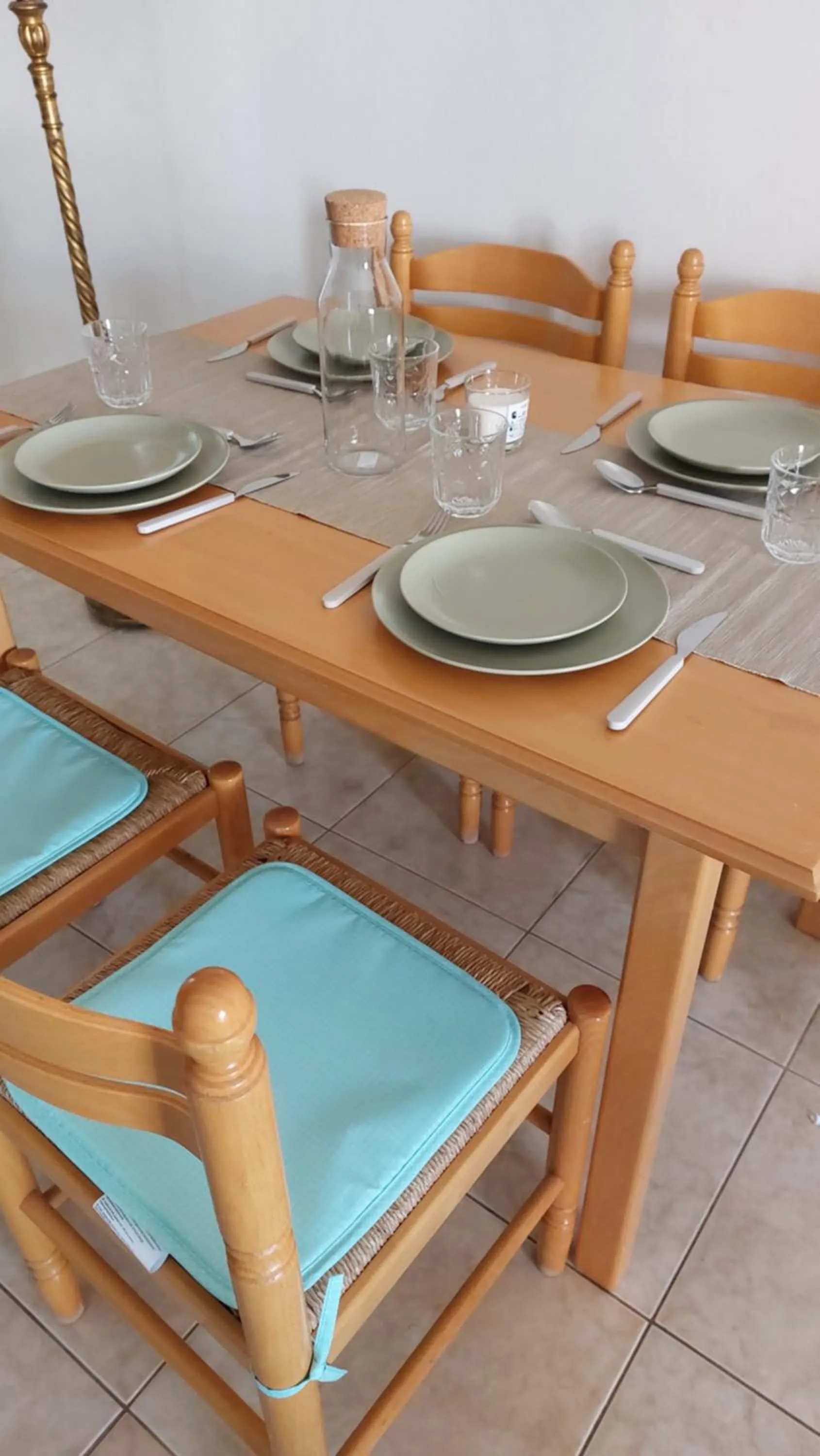 Dining area in Georgia Apartments