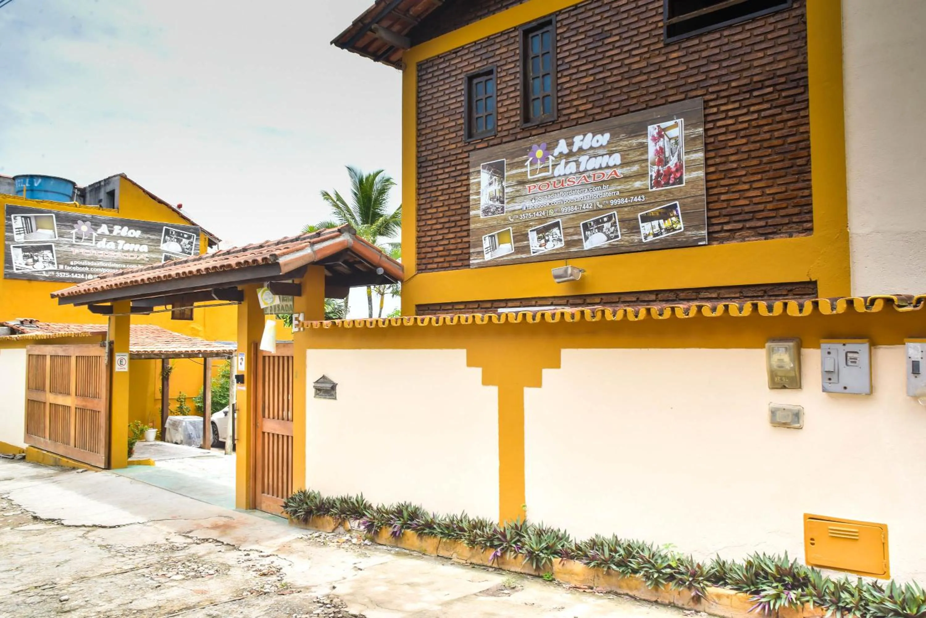 Facade/entrance in Pousada A Flor da Terra